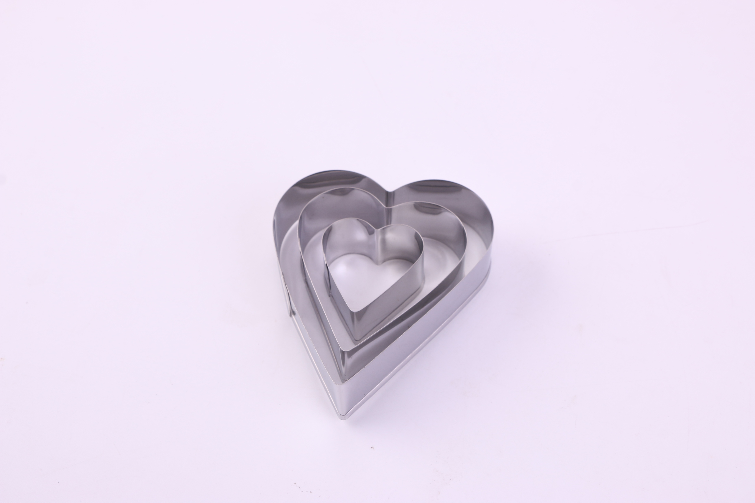 WYKRAWACZE FOREMKI KSZTAŁT SERC DO CIASTEK PIERNIKÓW MASY CUKROWEJ JAJEK
