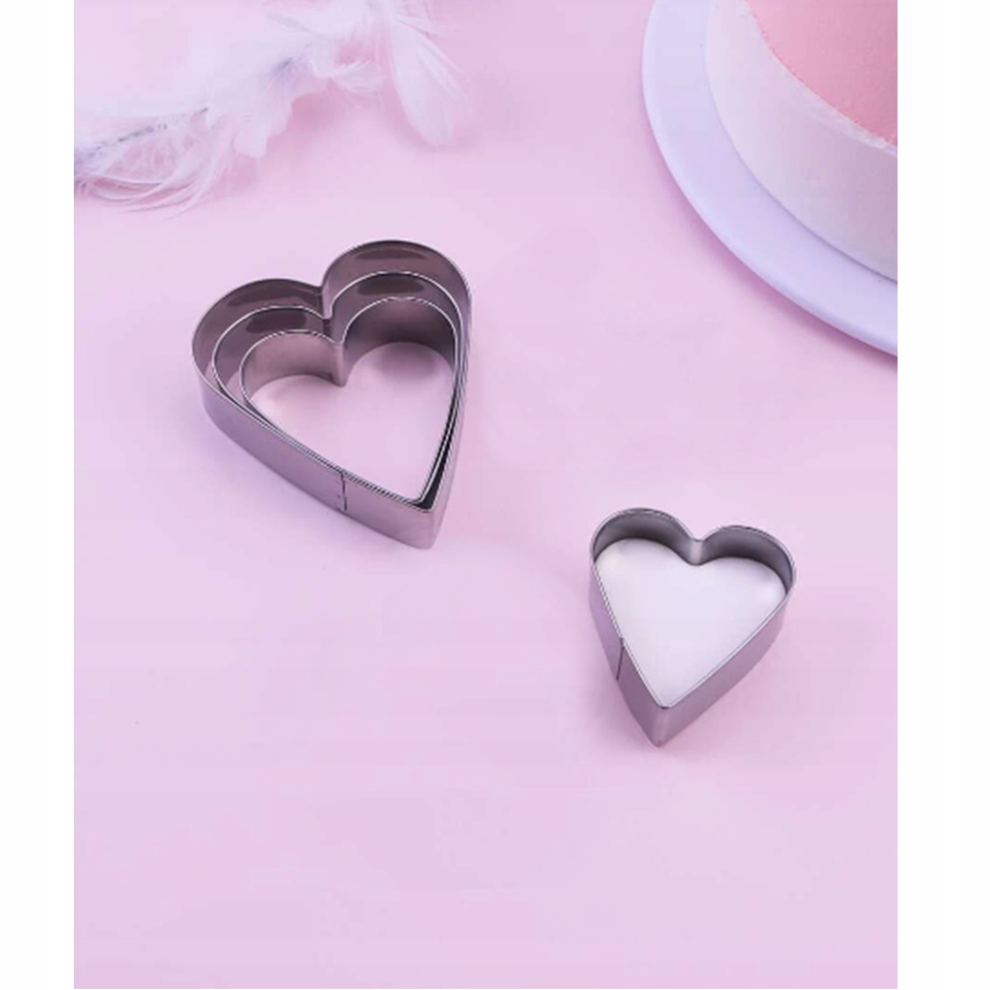 WYKRAWACZE FOREMKI KSZTAŁT SERC DO CIASTEK PIERNIKÓW MASY CUKROWEJ JAJEK