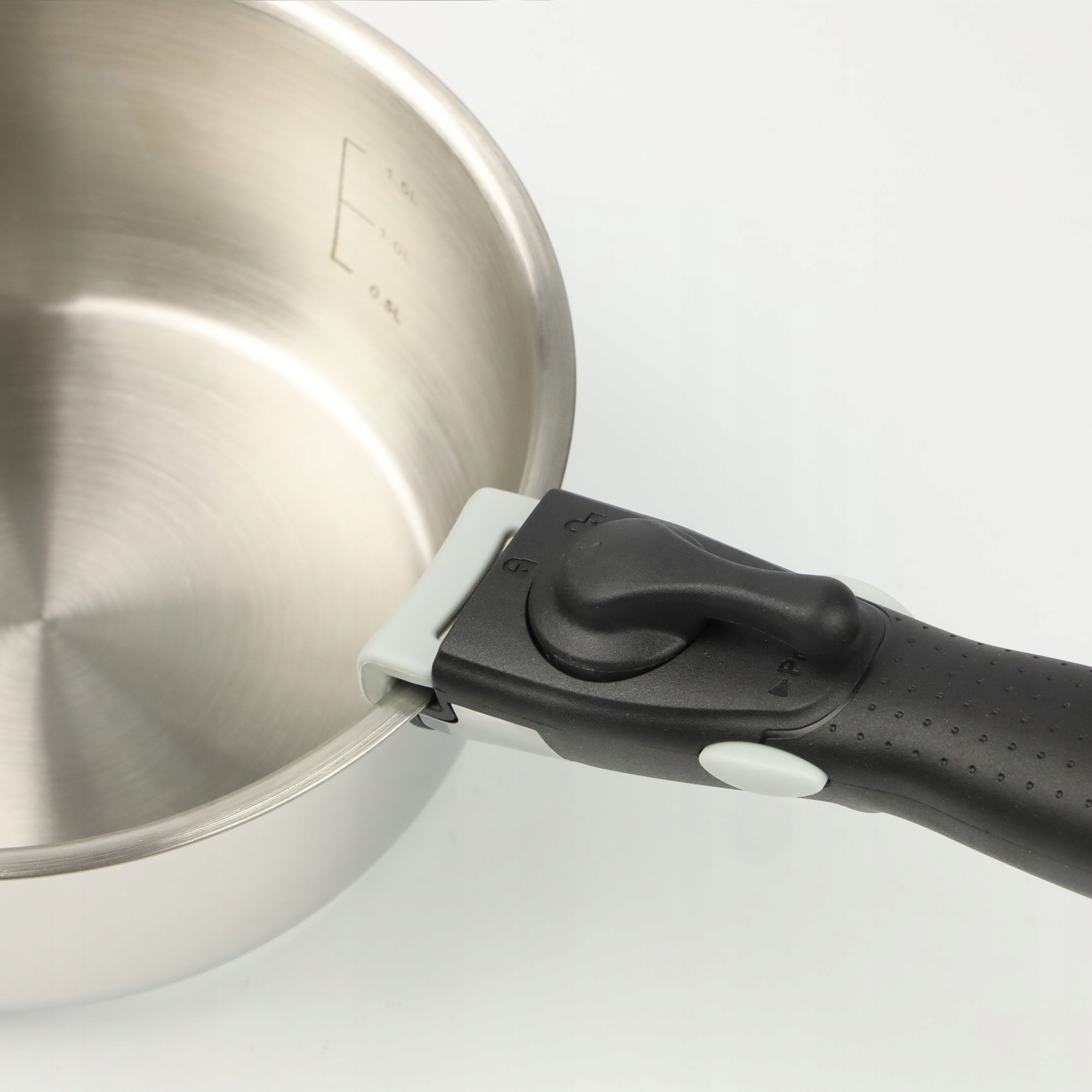 ZESTAW GARNKÓW STALOWYCH GARNKI Z ODPINANĄ RĄCZKĄ 3 SZT FUSION 1,6/2,2/3,1L