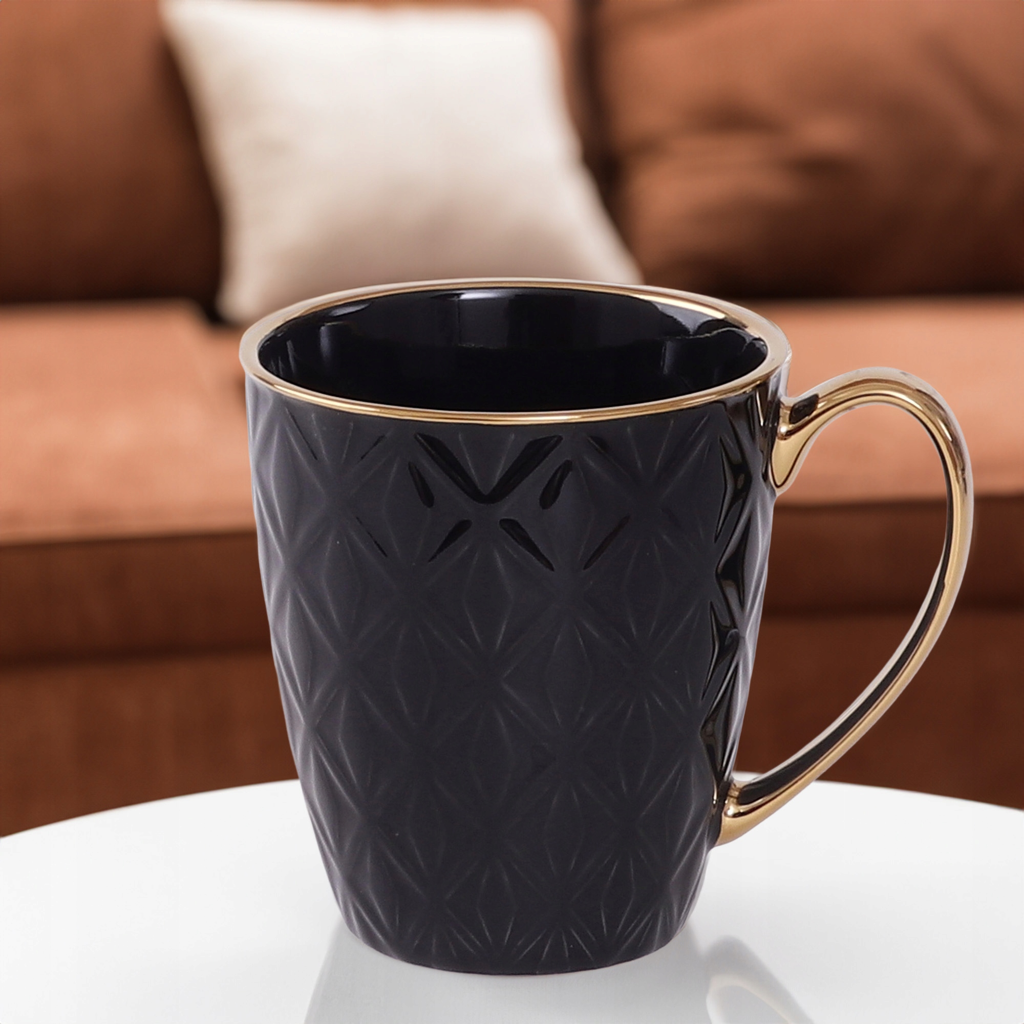 PORCELANOWY KUBEK NA KAWĘ HERBATĘ CZARNY ZDOBIONY ZE ZŁOTYM UCHEM 360ML