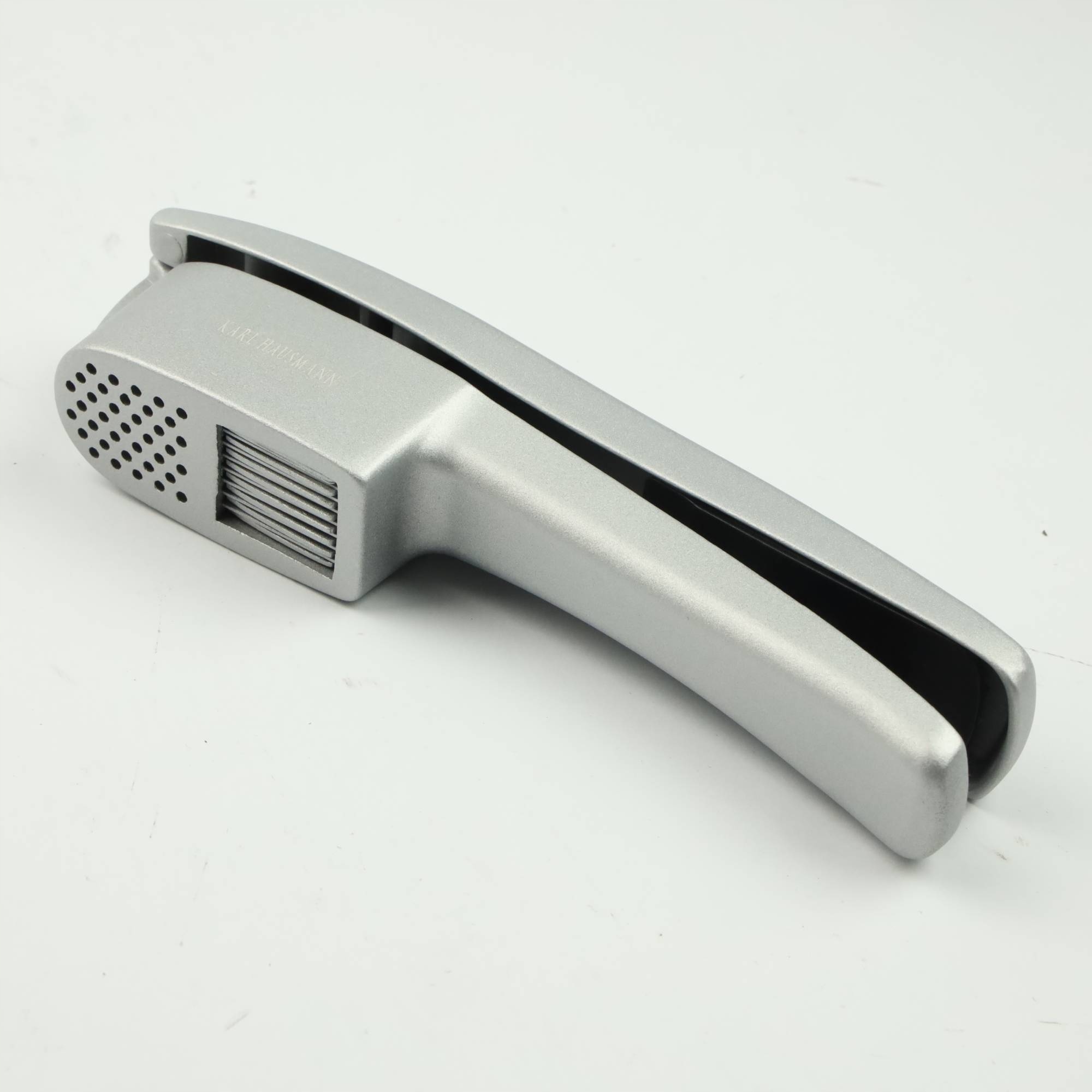 WYCISKACZ DO CZOSNKU 18,5 CM Z KRAJAKIEM - PRAKTYCZNY I FUNKCJONALNY