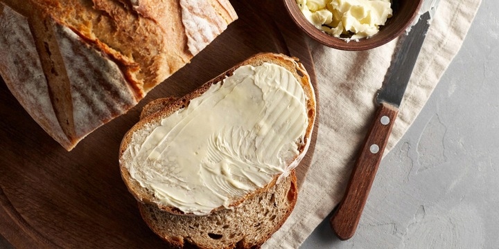 MASELNICZKA BAMBUSOWA Z PLASTIKOWĄ POKRYWĄ POJEMNIK DO PRZECHOWYWANIA MASŁA