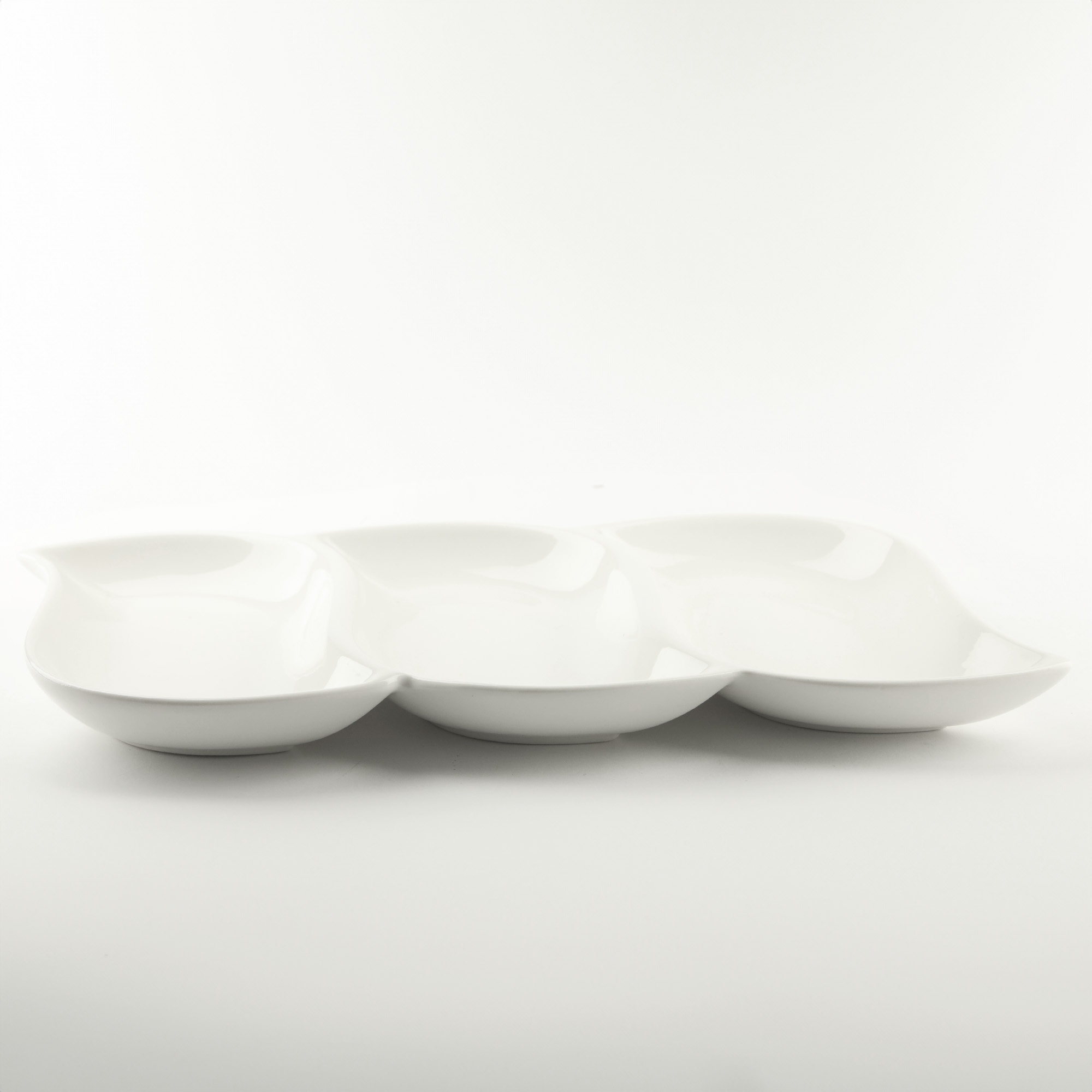 PÓŁMISEK PORCELANOWY TRÓJDZIELNY NA SOSY PRZEKĄSKI SŁODYCZE OWOCE 28X17CM