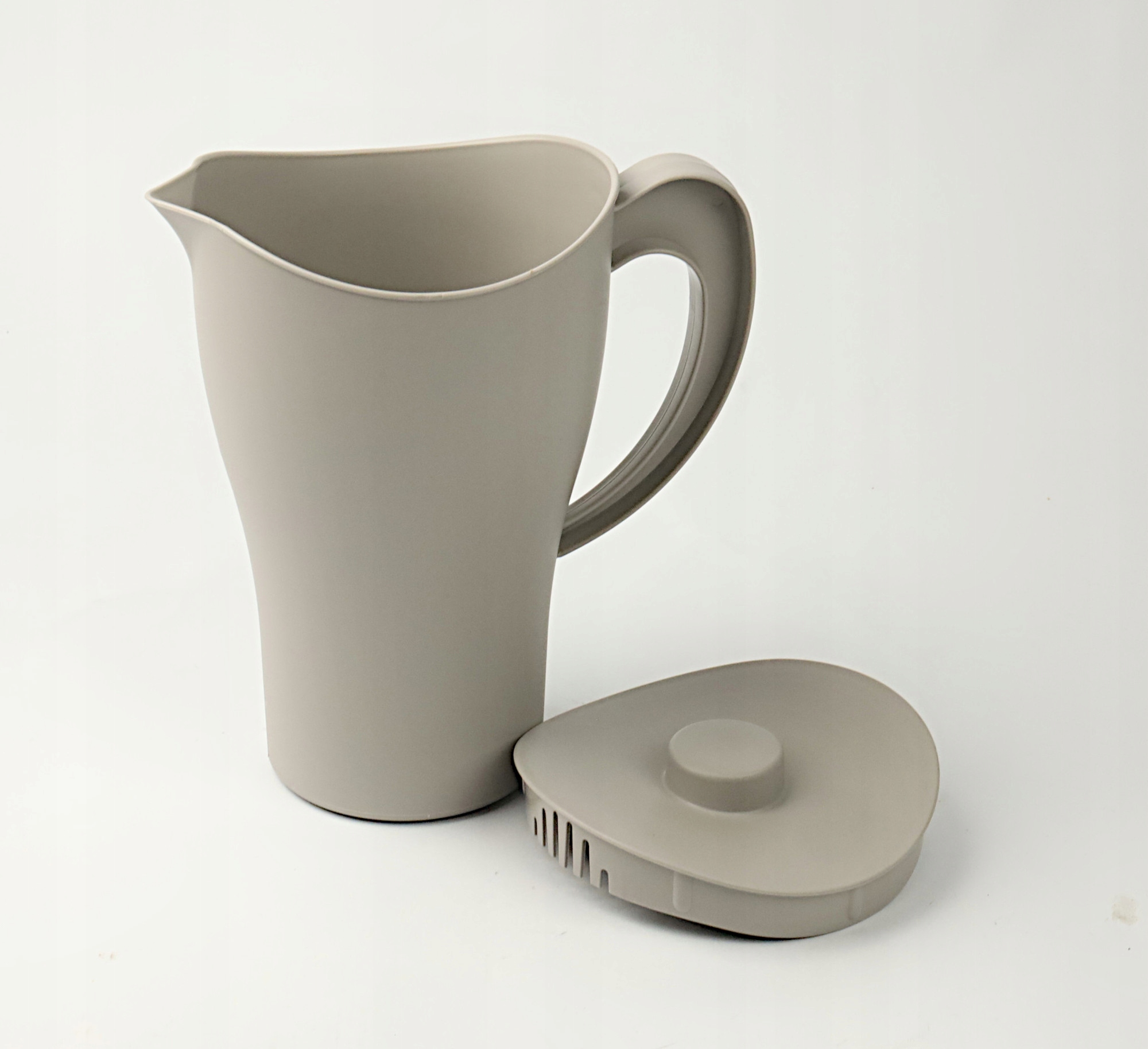 DZBANEK NA NAPOJE SOK WODĘ LEMONIADĘ KAWĘ DZBANEK PLASTIKOWY 2L DO NAPOJÓW