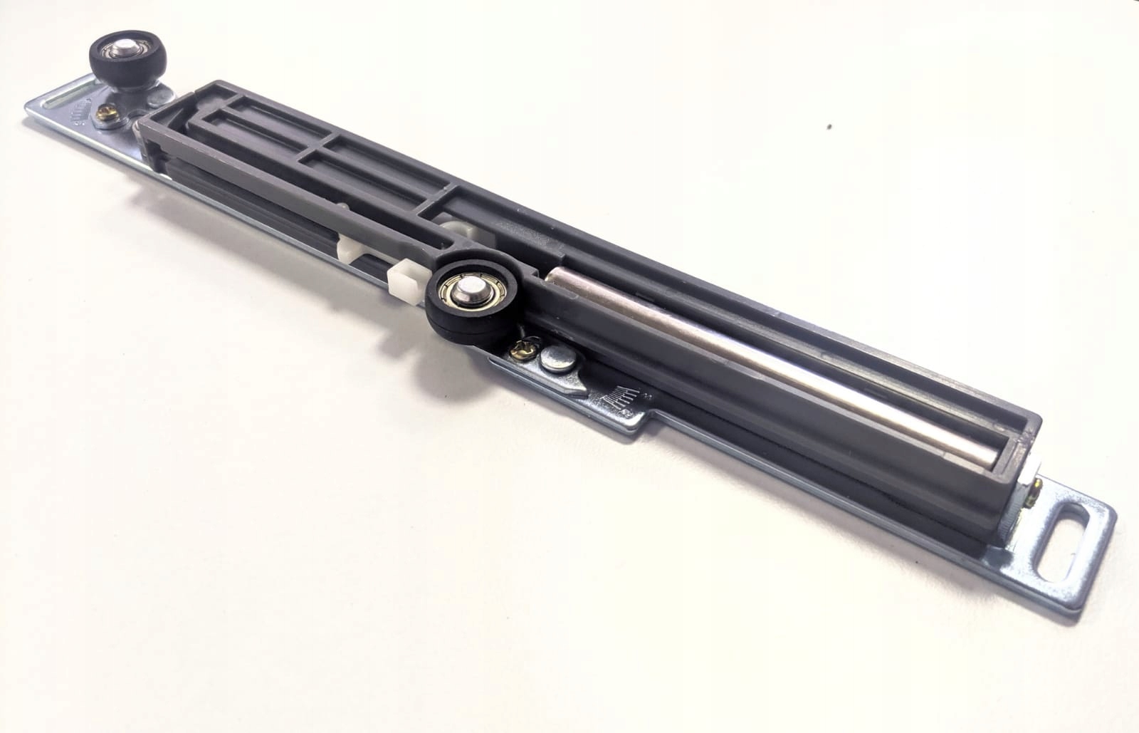 Cichy domyk BIMAK do szaf typu PARIS