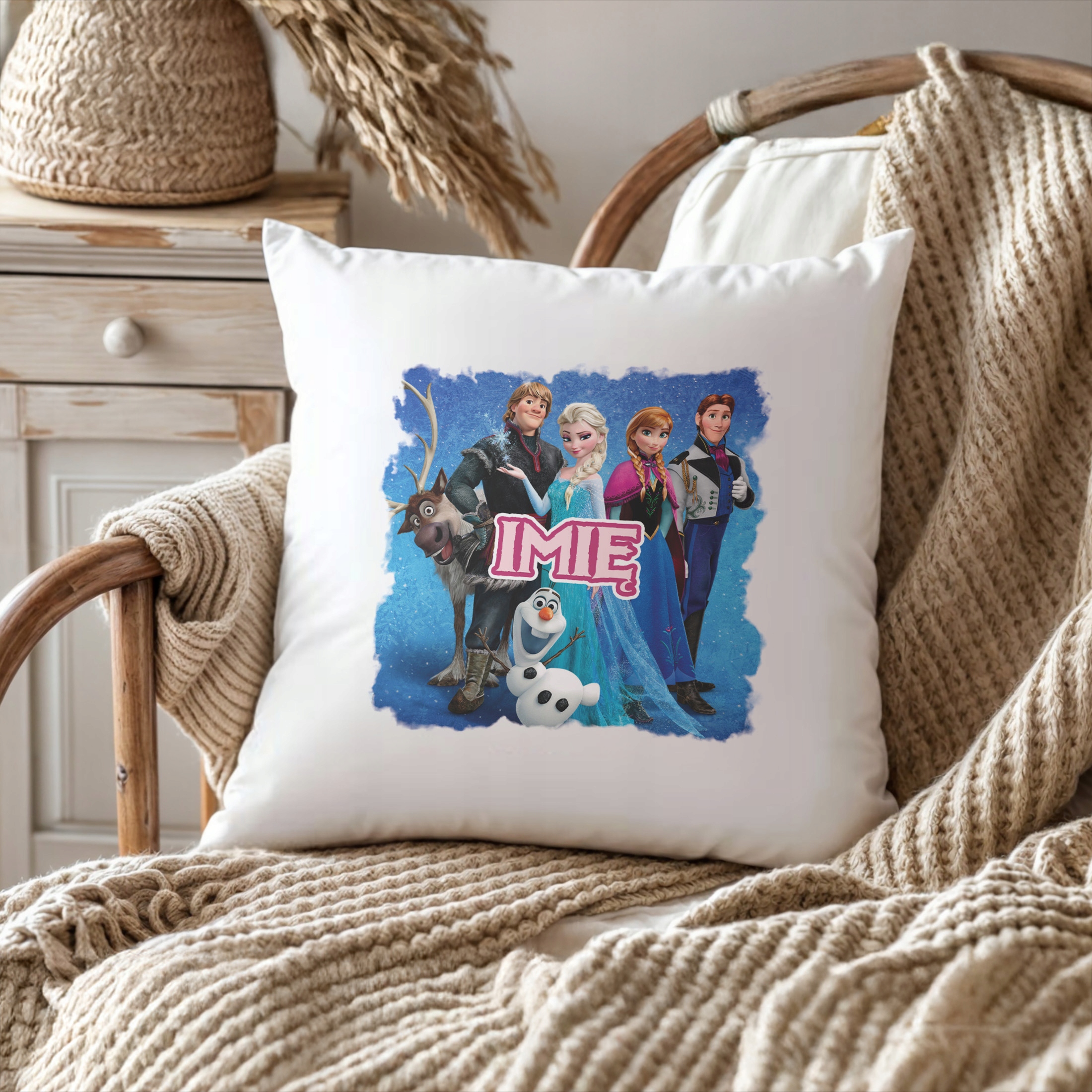 Poduszka 38×38 cm z Imieniem Kraina Lodu Frozen dla fanów bajki