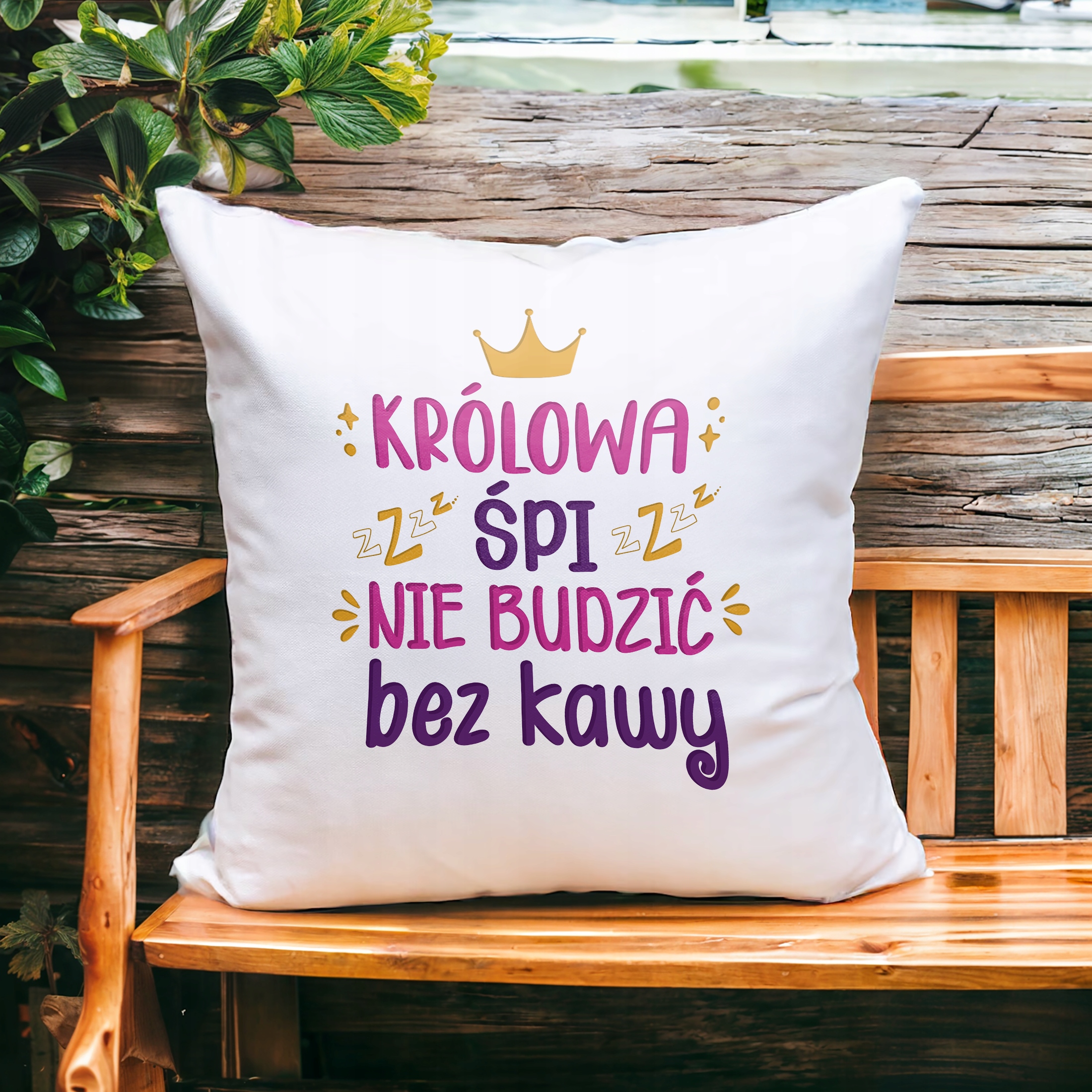 Poduszka 38x38cm Dzień Kobiet Prezent Dla Kobiety Królowa Śpi Nie Budzić
