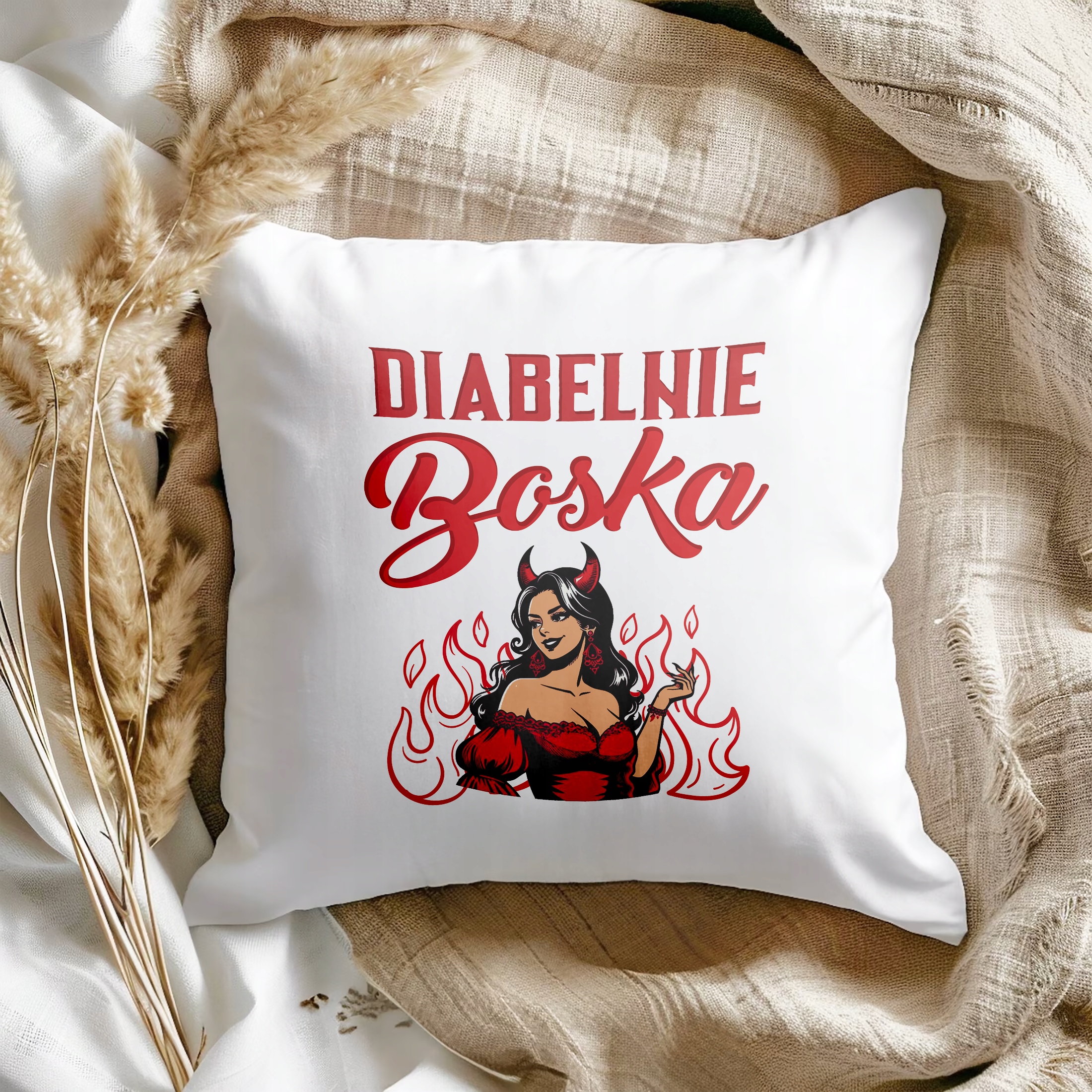 Poduszka 38x38cm Dzień Kobiet Prezent Dla Kobiety Diabelnie Boska