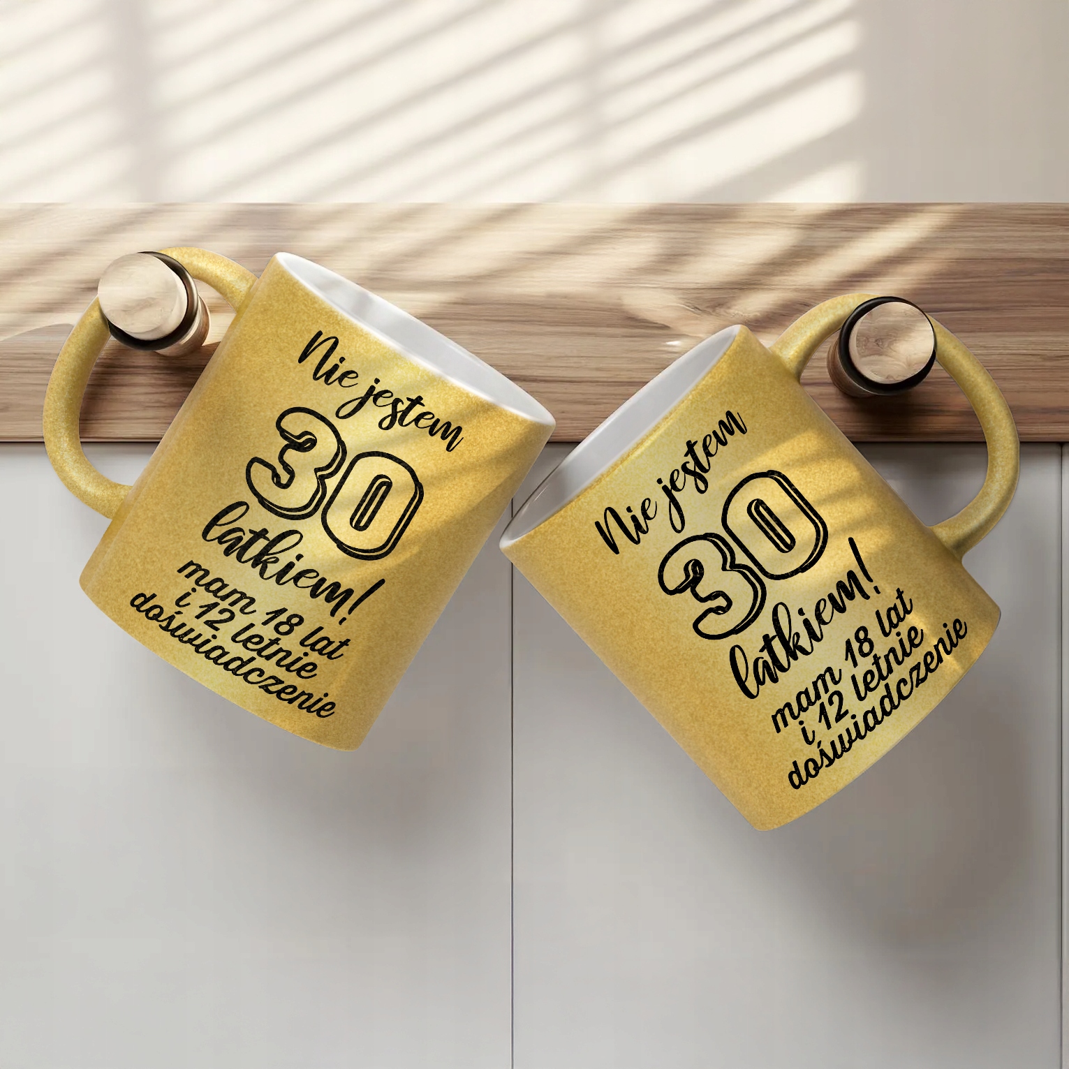 Złoty kubek brokatowy Nie Jestem 30 latkiem Prezent Dla Mężczyzny