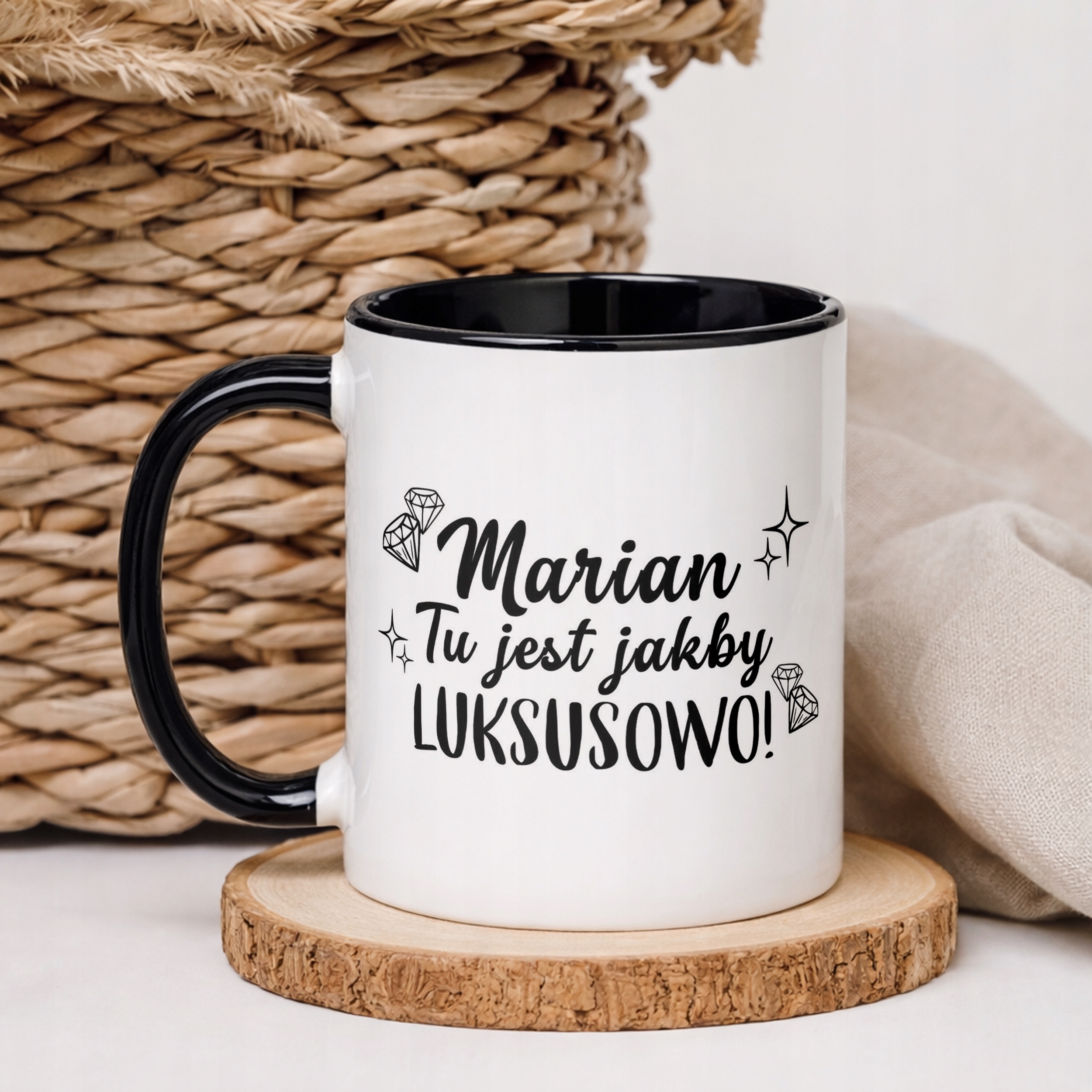Kubek Czarny Marian Tu Jest Jakby Luksusowo Zabawny Prezent
