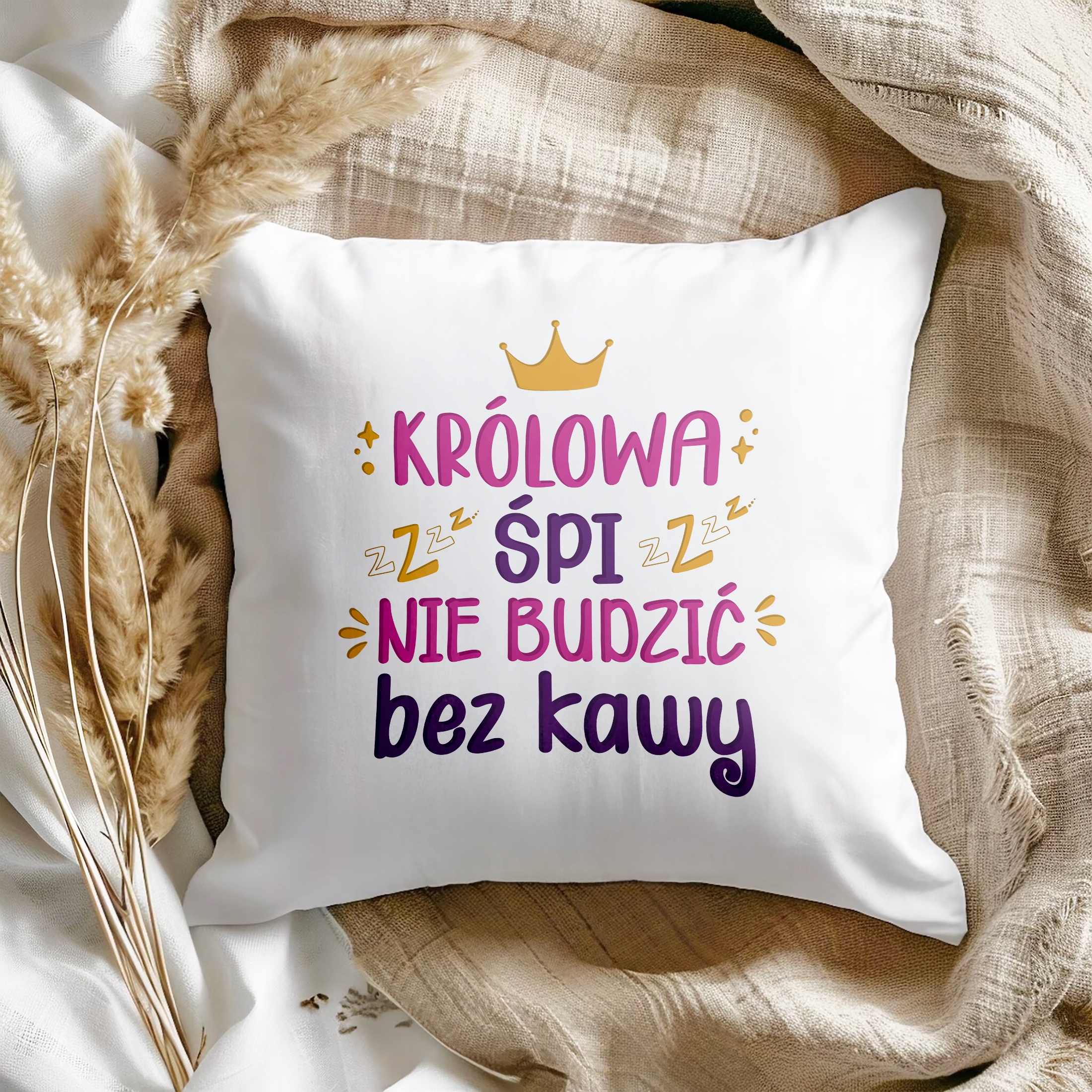 Poduszka 38x38cm Dzień Kobiet Prezent Dla Kobiety Królowa Śpi Nie Budzić