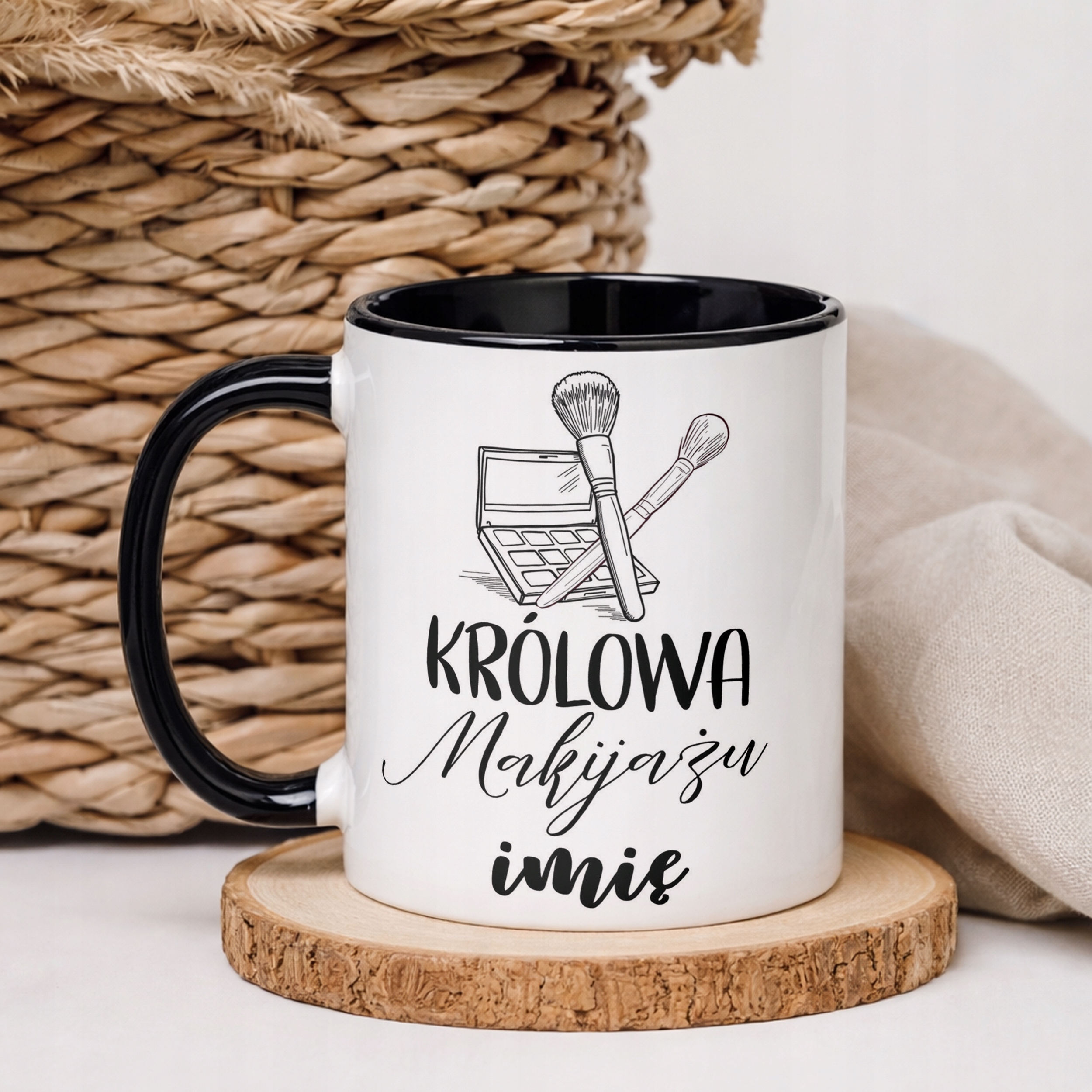 Kubek Czarny Personalizowany Królowa Makijażu Prezent