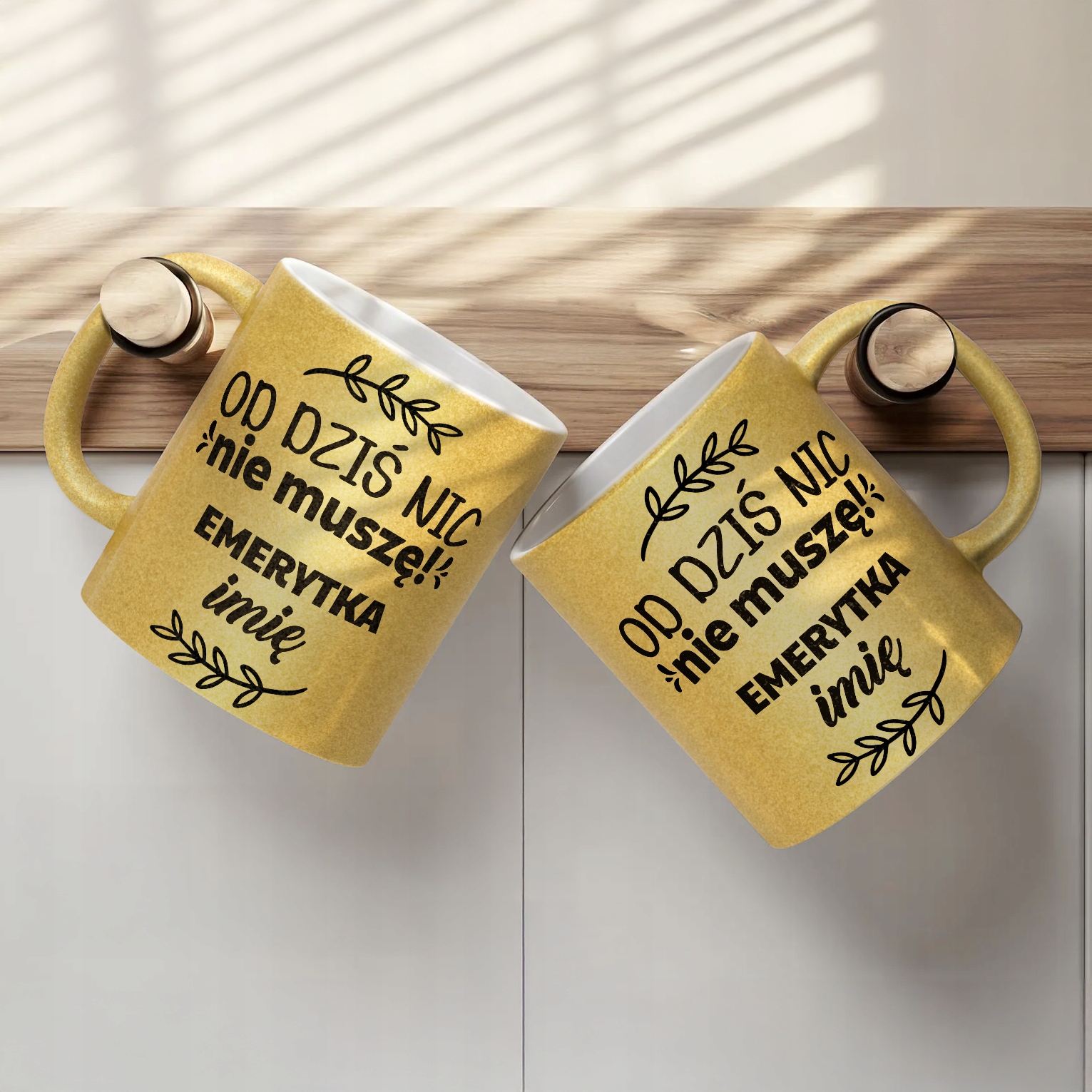 Złoty kubek brokatowy personalizowany Emerytura Dla Emerytki Prezent