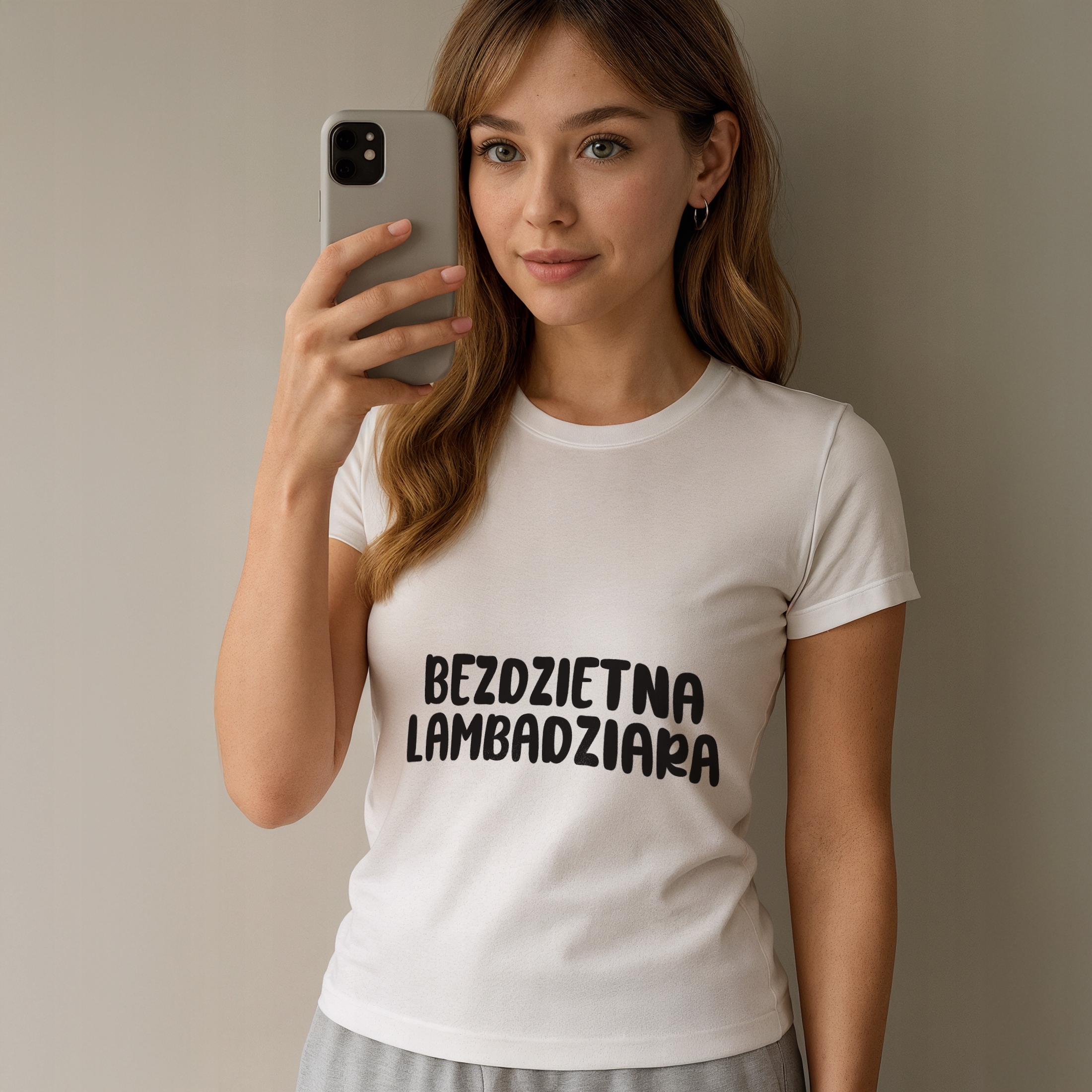 Koszulka biała damska Bezdzietna Lambadziara Zabawny Prezent