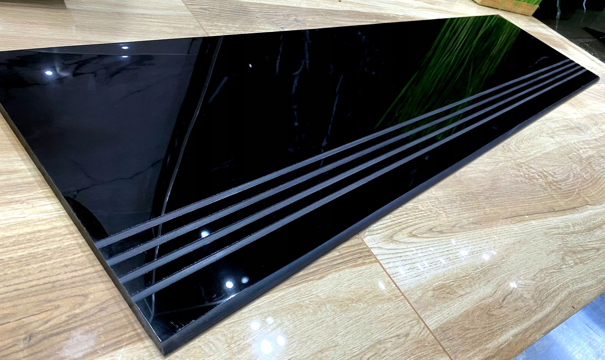 Czarne gładkie błyszczące płytki na schody 100x30 WYSOKI POŁYSK super black