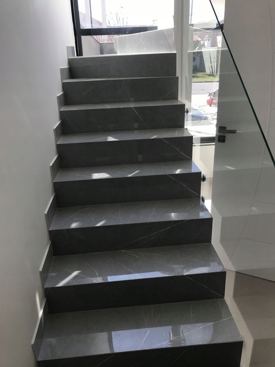 Polerowane płytki na schody z żyłą 100x30 wysoki połysk WYPRZEDAŻ