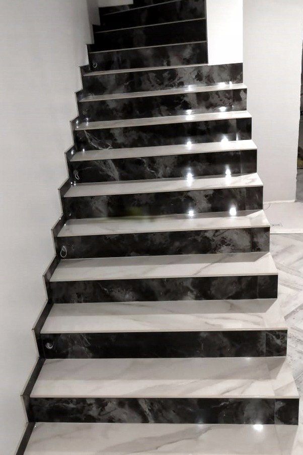 Płytki na schody CALACATTA 120x30 WYSOKI POŁYSK