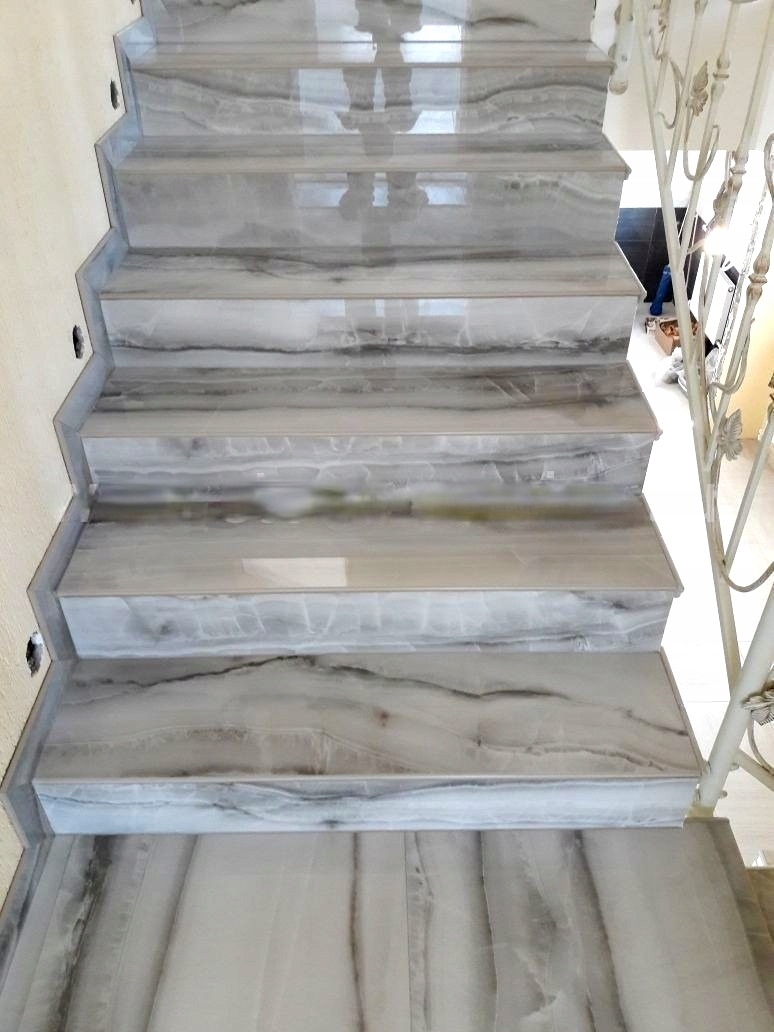 Schody z szarego kamienia 100x30 WYSOKI POŁYSK