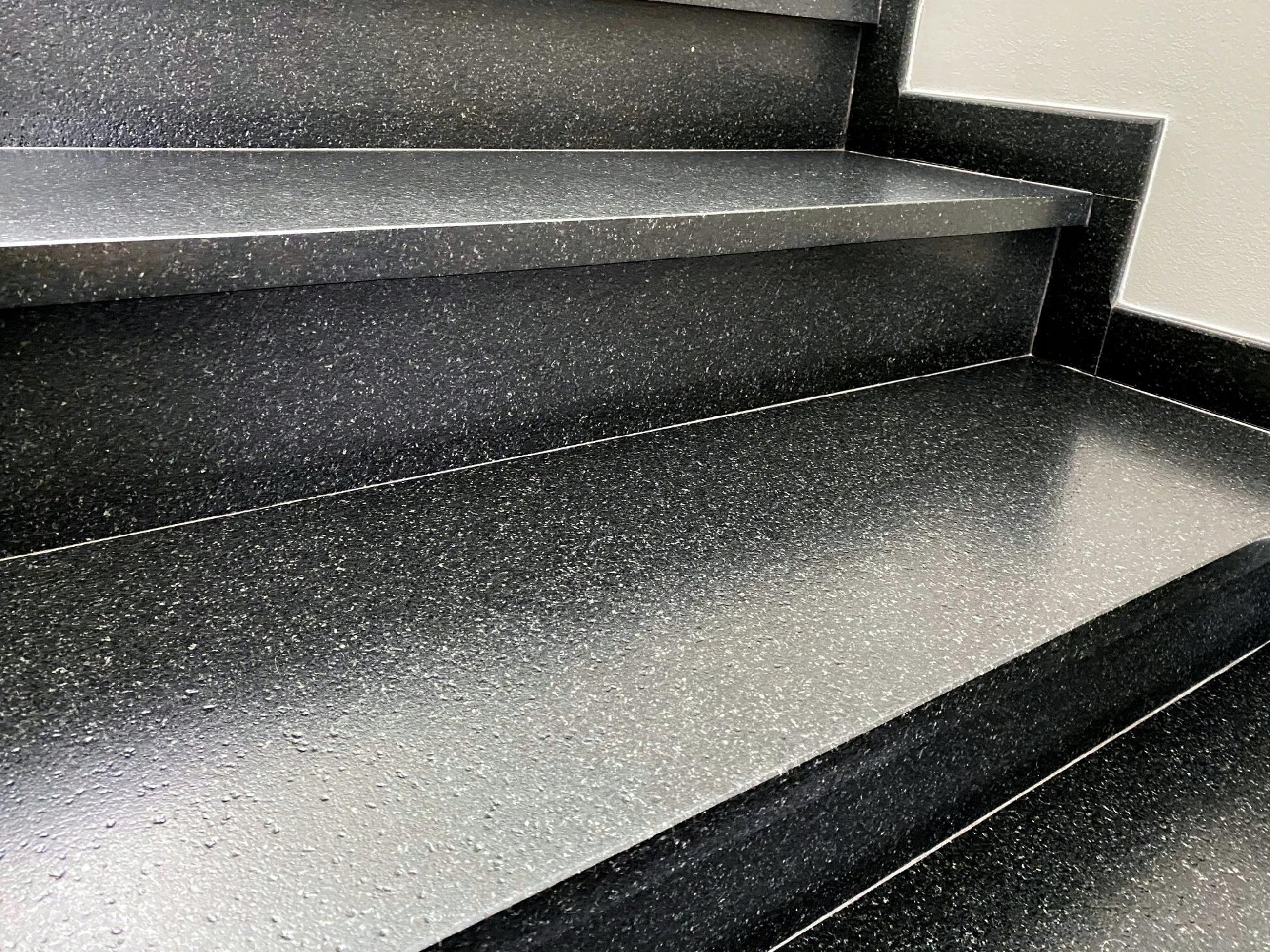 Płytki na schody z kapinosem grube 100x30x3 GRAFIT