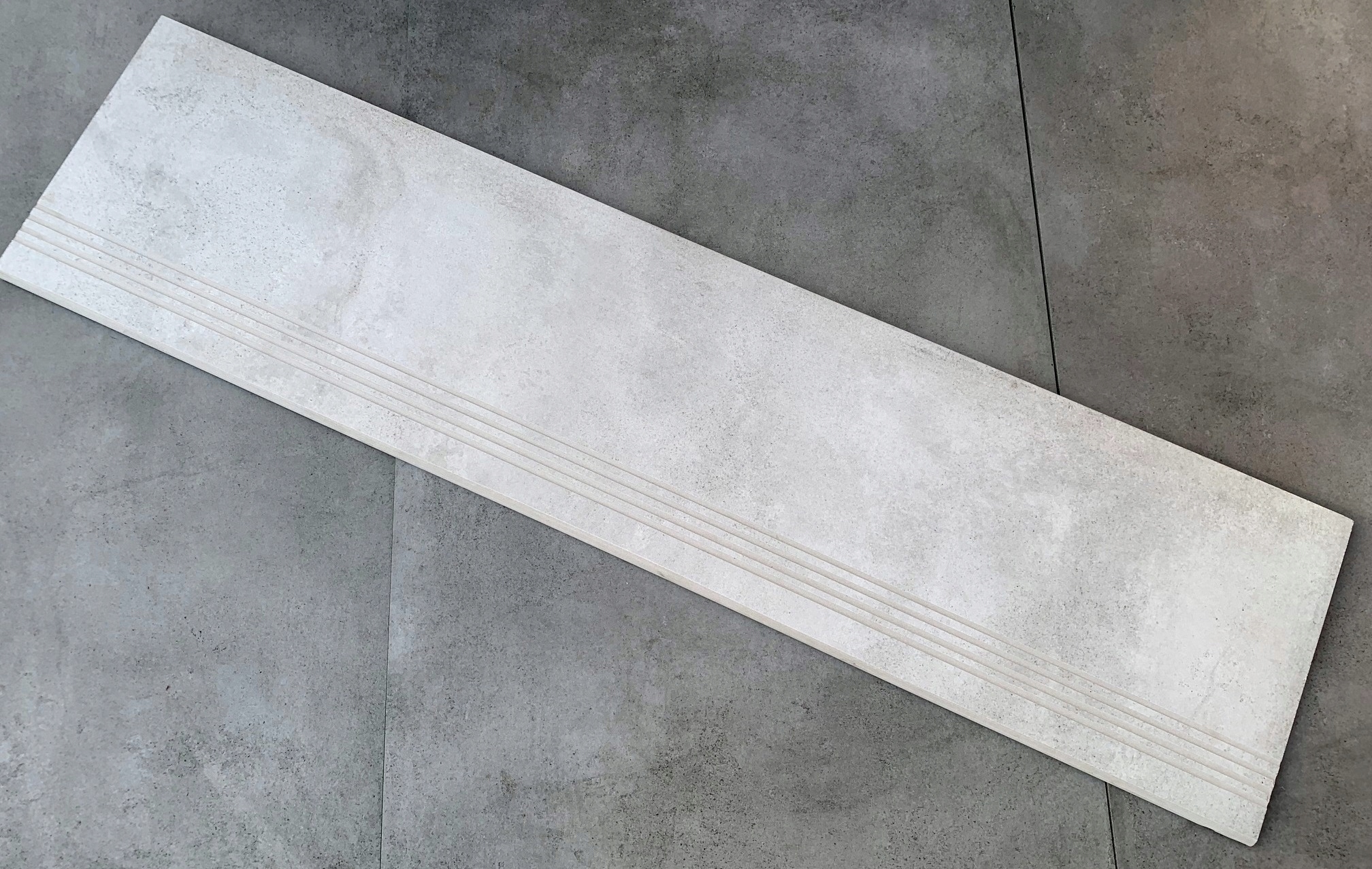 Płytki betonopodobne na schody, stopnice 100x30