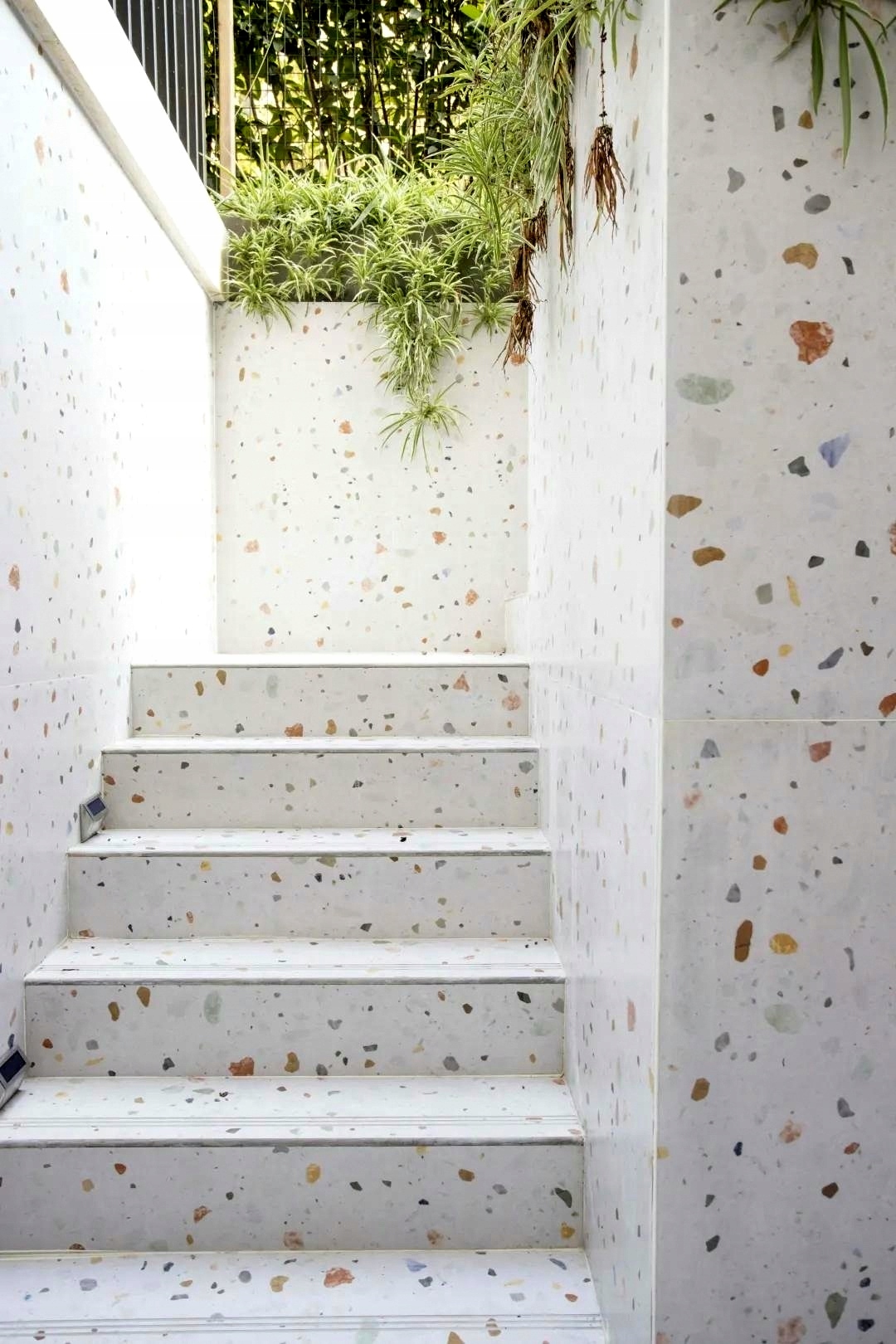 Płytki na schody BIAŁE LASTRYKO Terrazzo 100x30