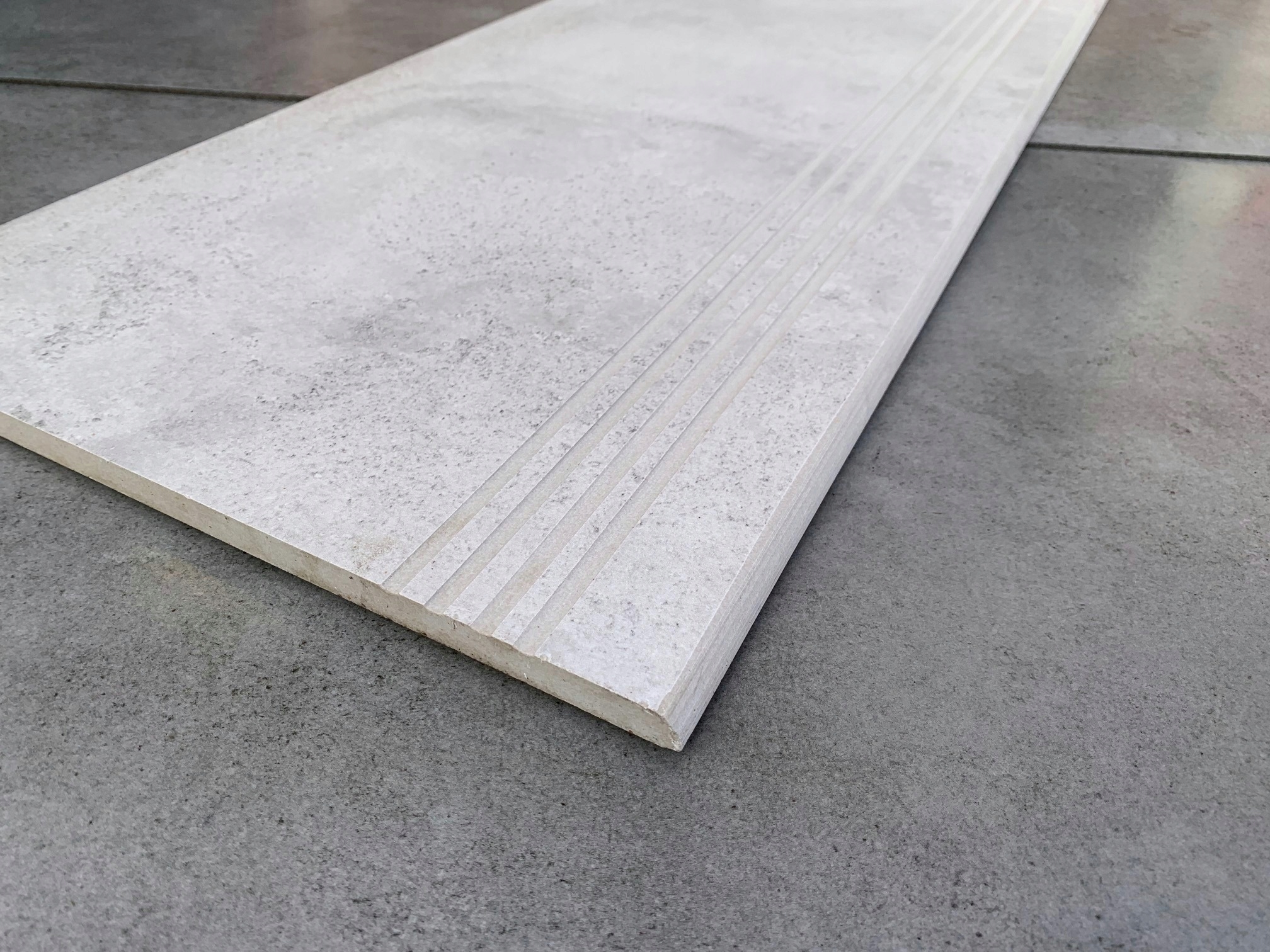 Płytki betonopodobne na schody, stopnice 100x30