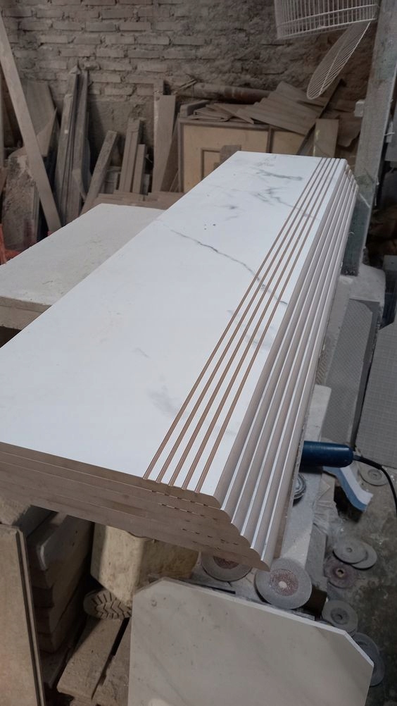 Jasne płytki schodowe marmuropodobne 100x30 WYSOKI POŁYSK - WYPRZEDAŻ