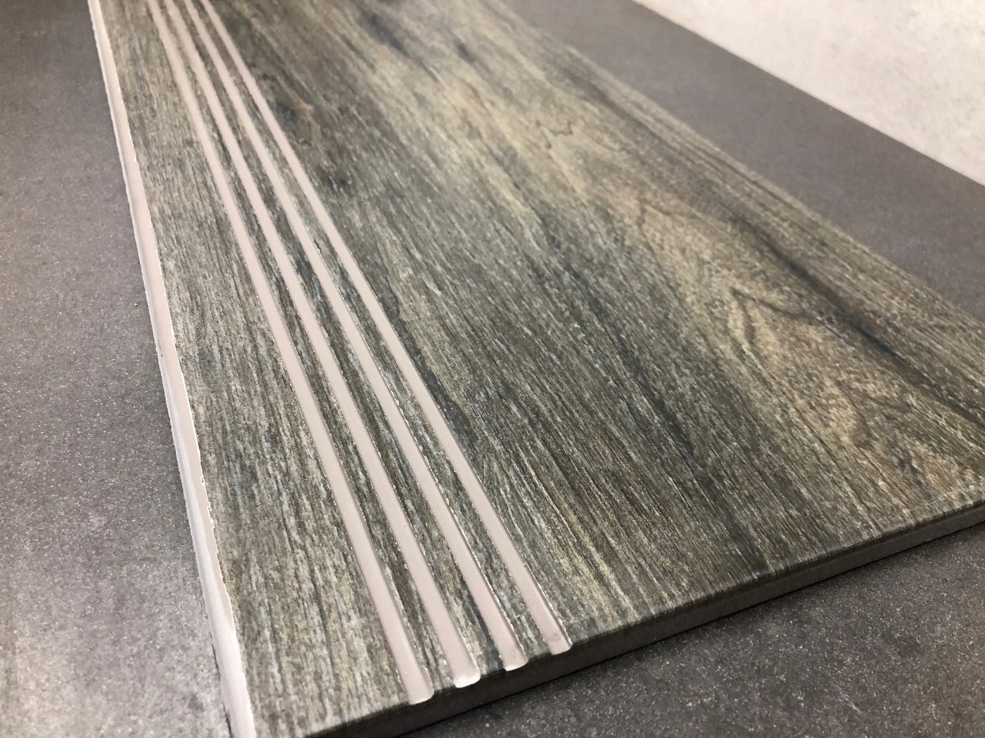 Płytki na schody drewnopodobne 100x30,schody deska