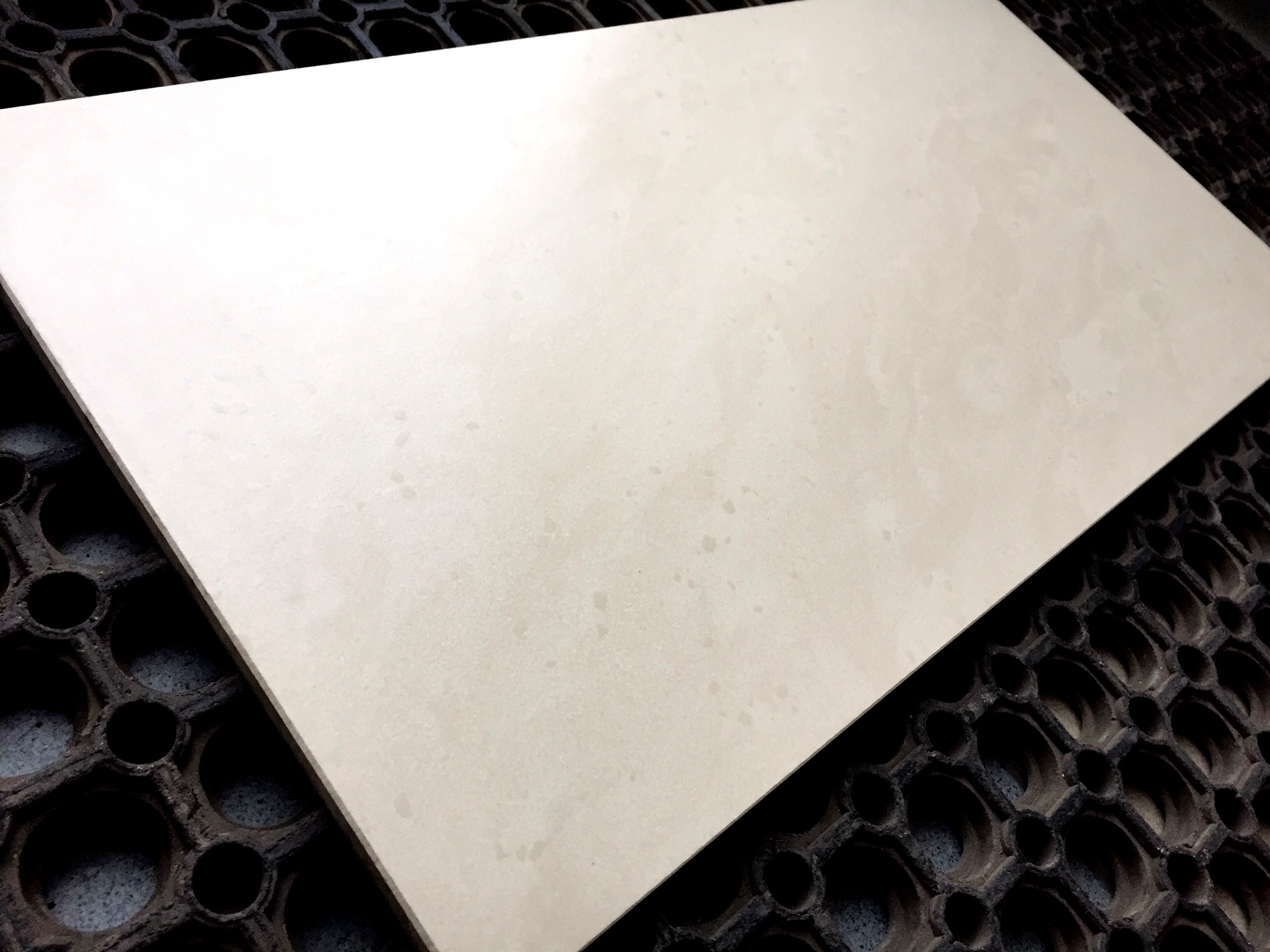 NAJTWARDSZY gruby gres techniczny 120x60 od ręki