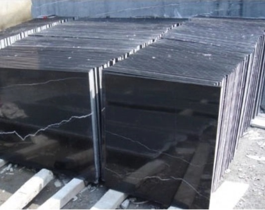 CZARNY gres jak marmur ŻYŁKA 80x80 WYSOKI POŁYSK