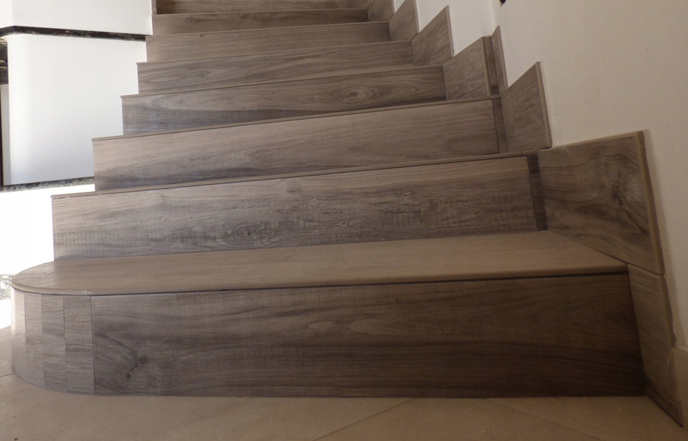 Drewnopodobne płytki na schody 100x30 DESKA ryfle