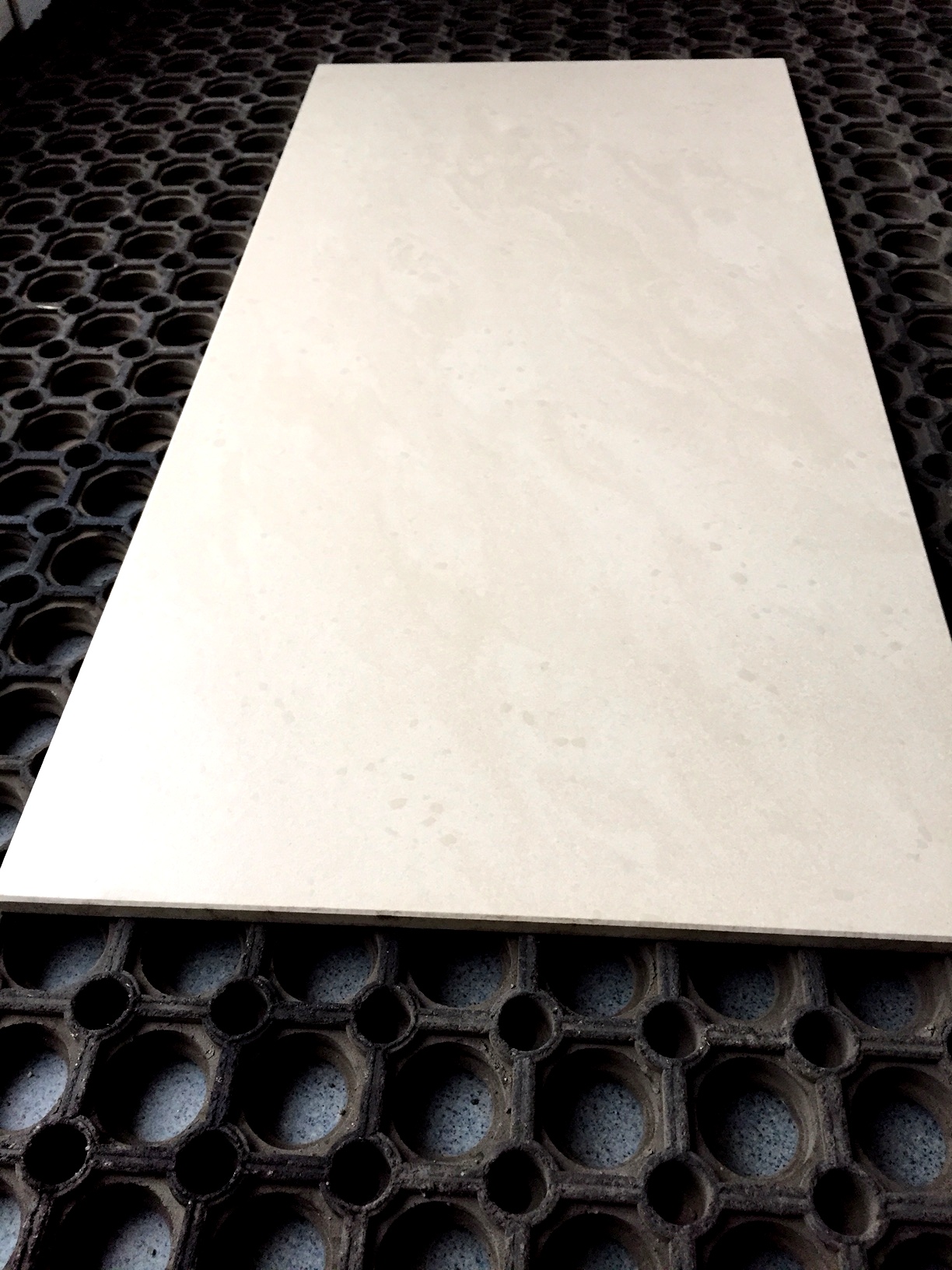 NAJTWARDSZY gruby gres techniczny 120x60 od ręki