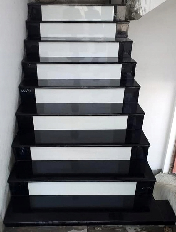 Biały podstopień do schodów 20cm WYSOKI POŁYSK