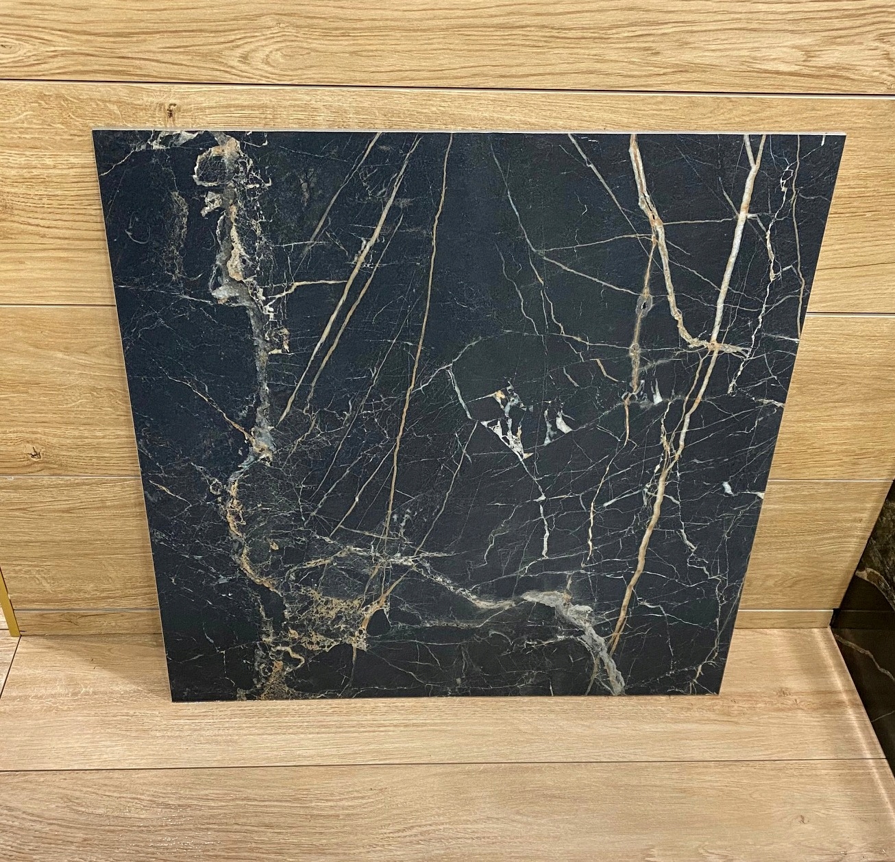 Gres wielkoformatowy 120x120 Złoto Czerń STRUKTURA