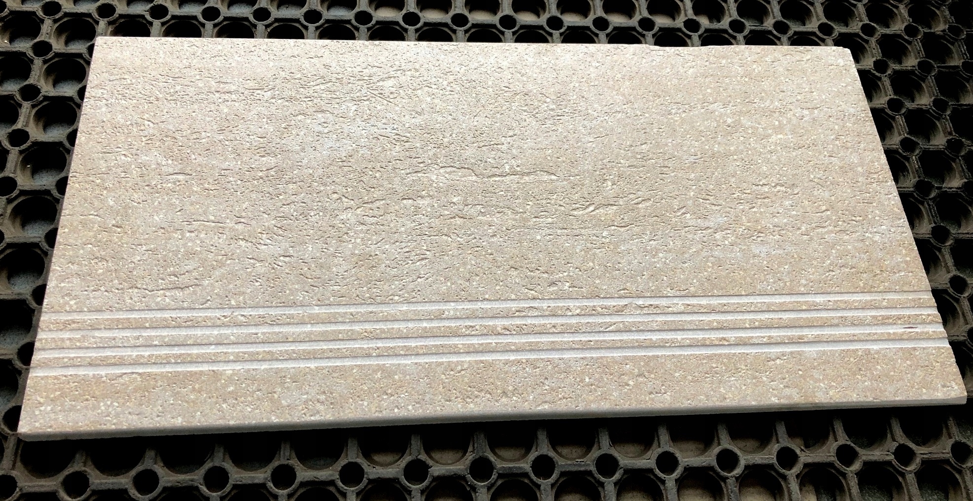 TRAWERTYN na schodach, płytka na schody 30x60