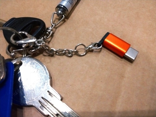 ADAPTER brelok micro usb typ b na typ c srebrny