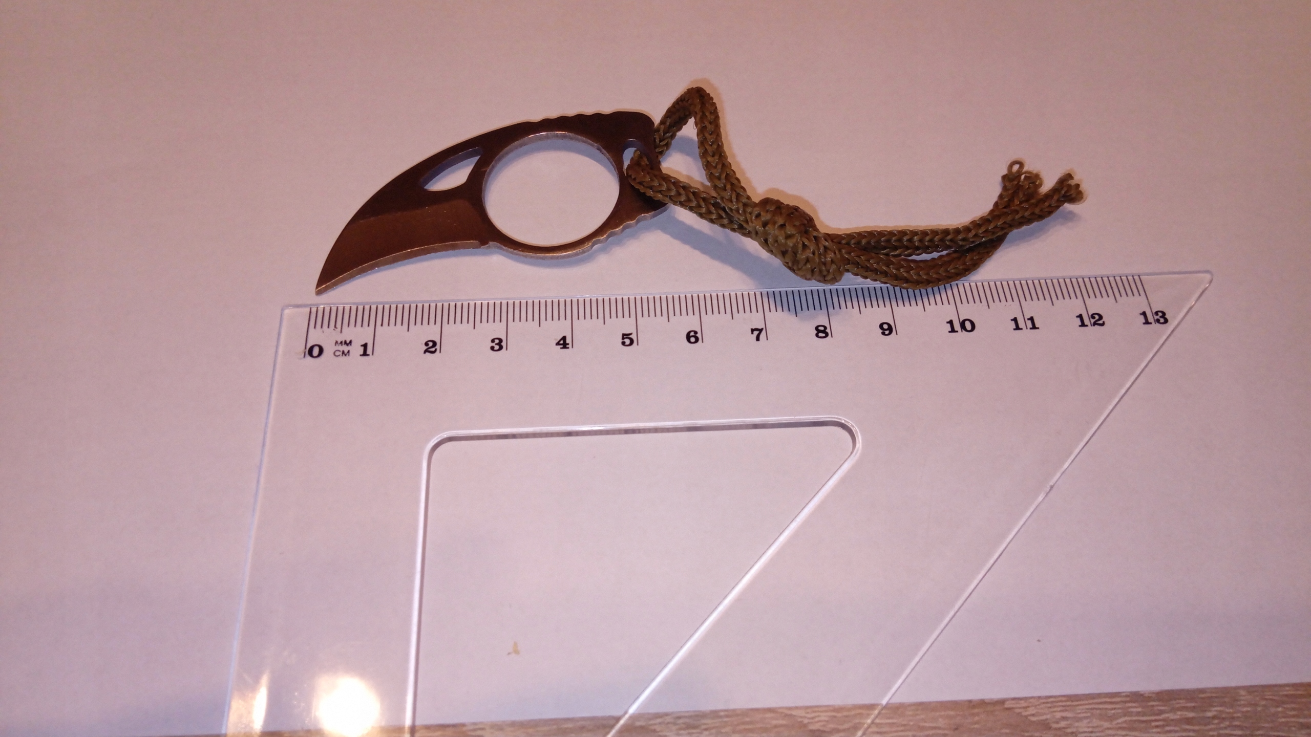 Pazur, nozyk z futerałem kieszonkowy, EDC survival