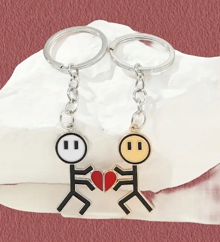 Breloczki Komplet dla Par dla Zakochanych Dwa Ludziki z Sercem Magnetyczne