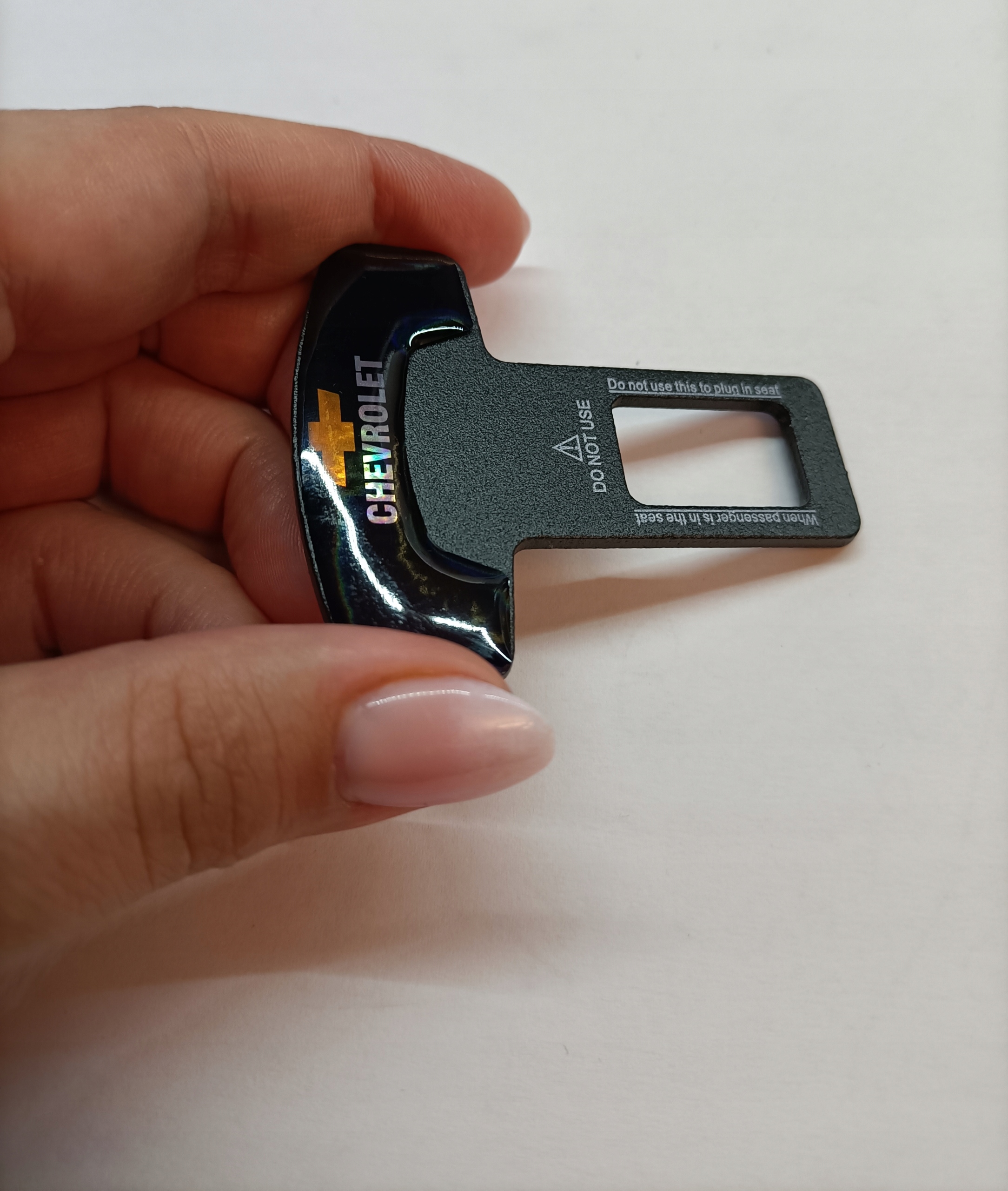 Chevrolet Aveo Corvette zaślepka pasy bezpieczeństwa wyłącznik wtyk tuning