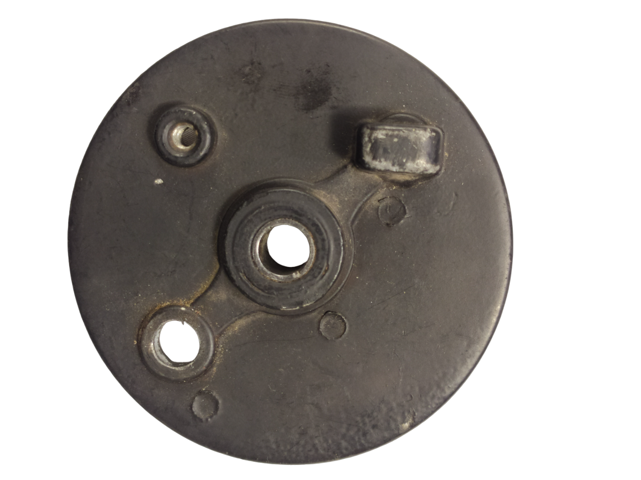 Kapa pokrywa hamulca bębnowego z otworem na ośkę 10mm 8 Kapa pokrywa hamulca bębnowego z otworem na ośkę 10mm