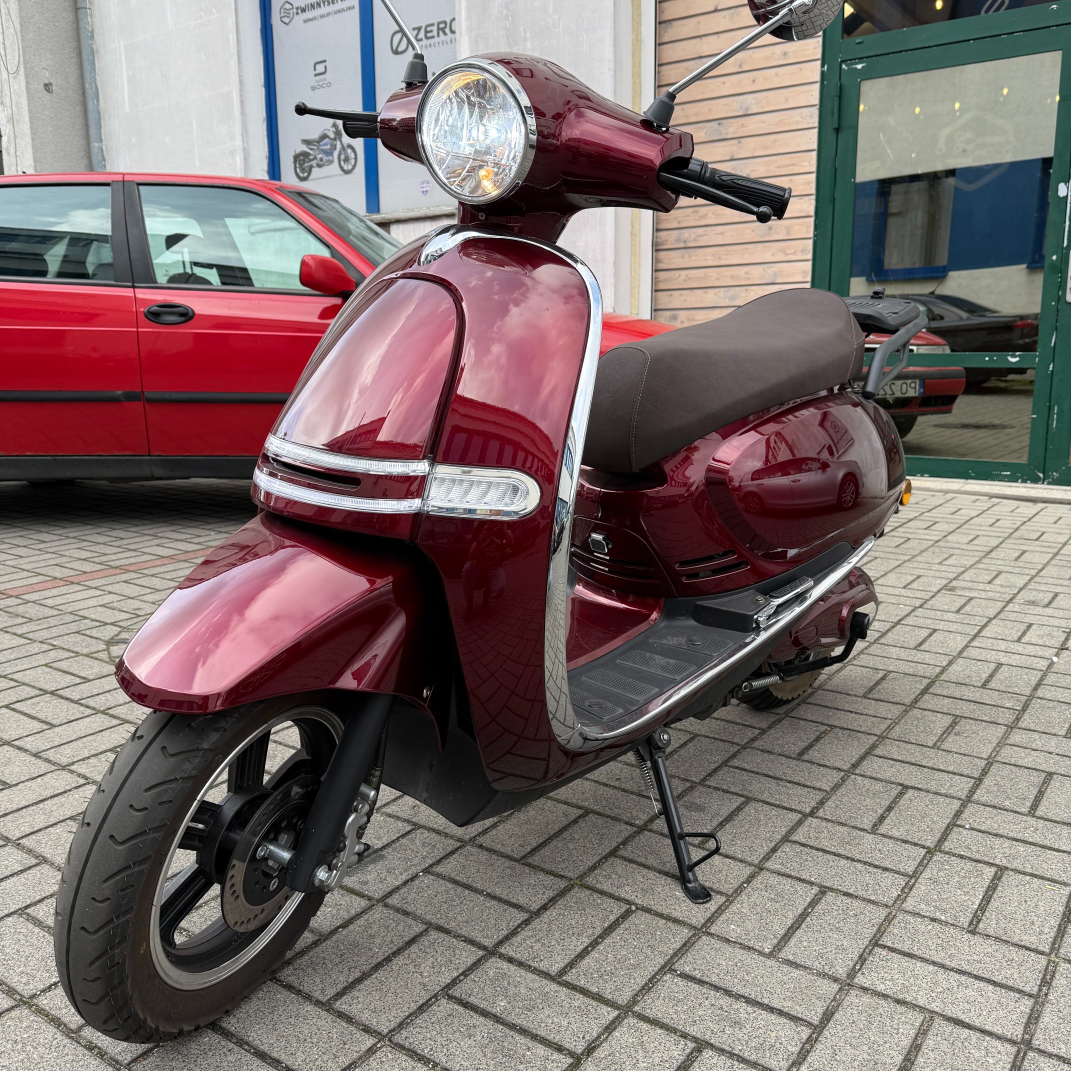 Skuter Elektryczny EFUN Pusa 5000