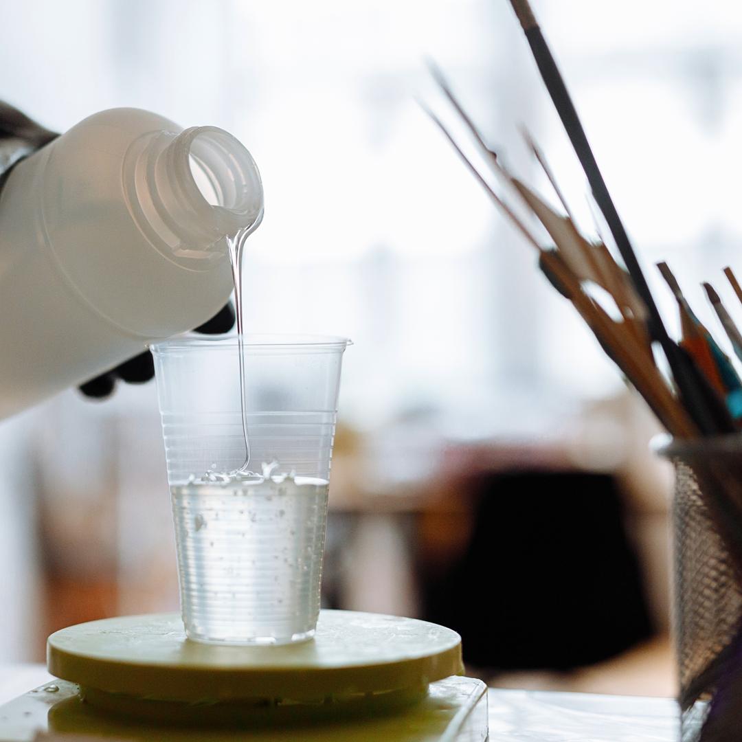 Żywica epoksydowa do odlewania i zalewania drewna bezbarwna (A+B) 1,4 kg