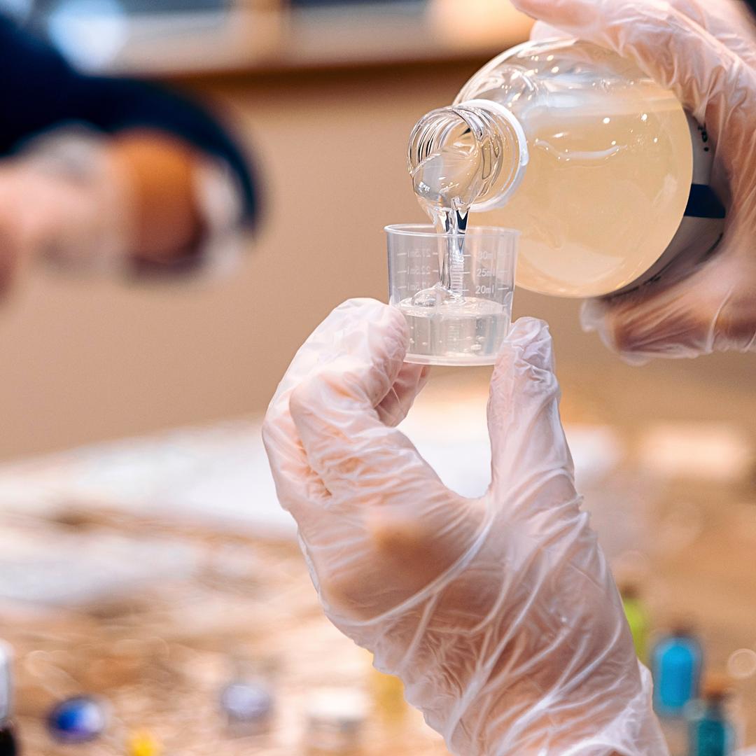 Żywica epoksydowa do odlewania i zalewania drewna bezbarwna (A+B) 1,4 kg