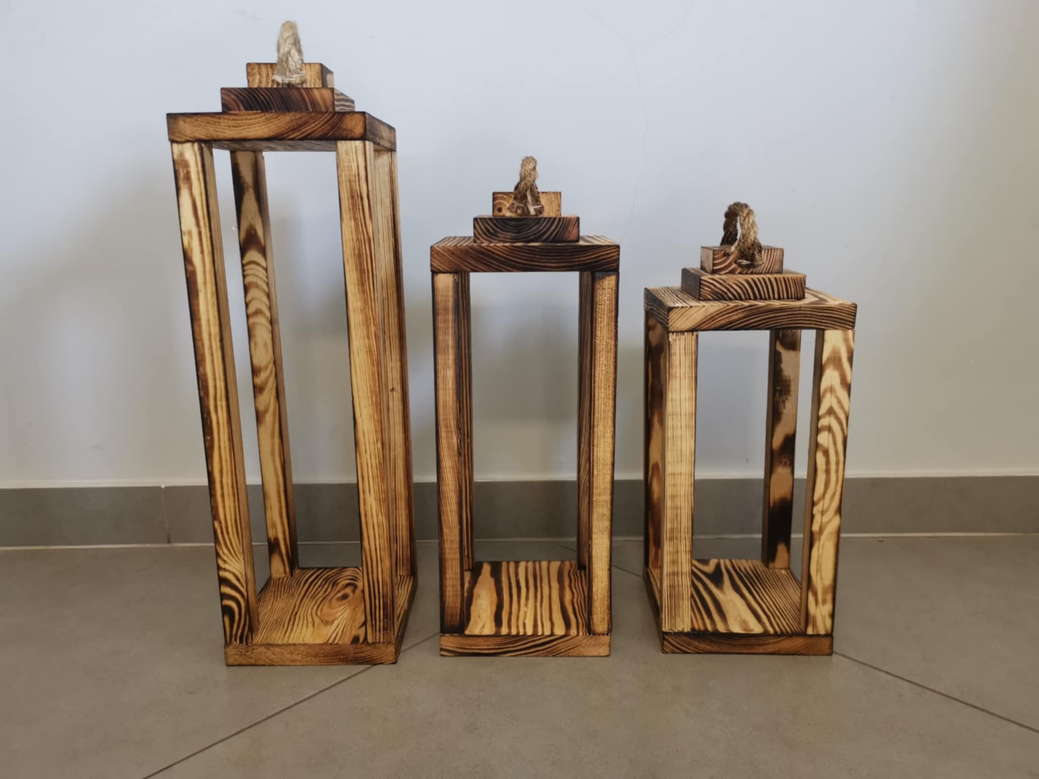 Zestaw 3 Lampionów 35 40 50 cm LAMPIONY DREWNIANE Baza pod stroik Dekor nr8