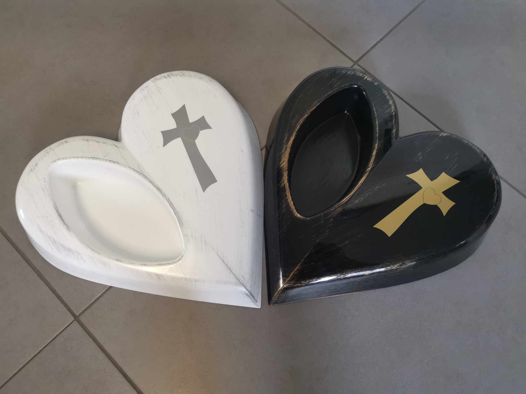 Stroik na grób cmentarz Kompozycja nagrobna funeralna SERCE Krzyż