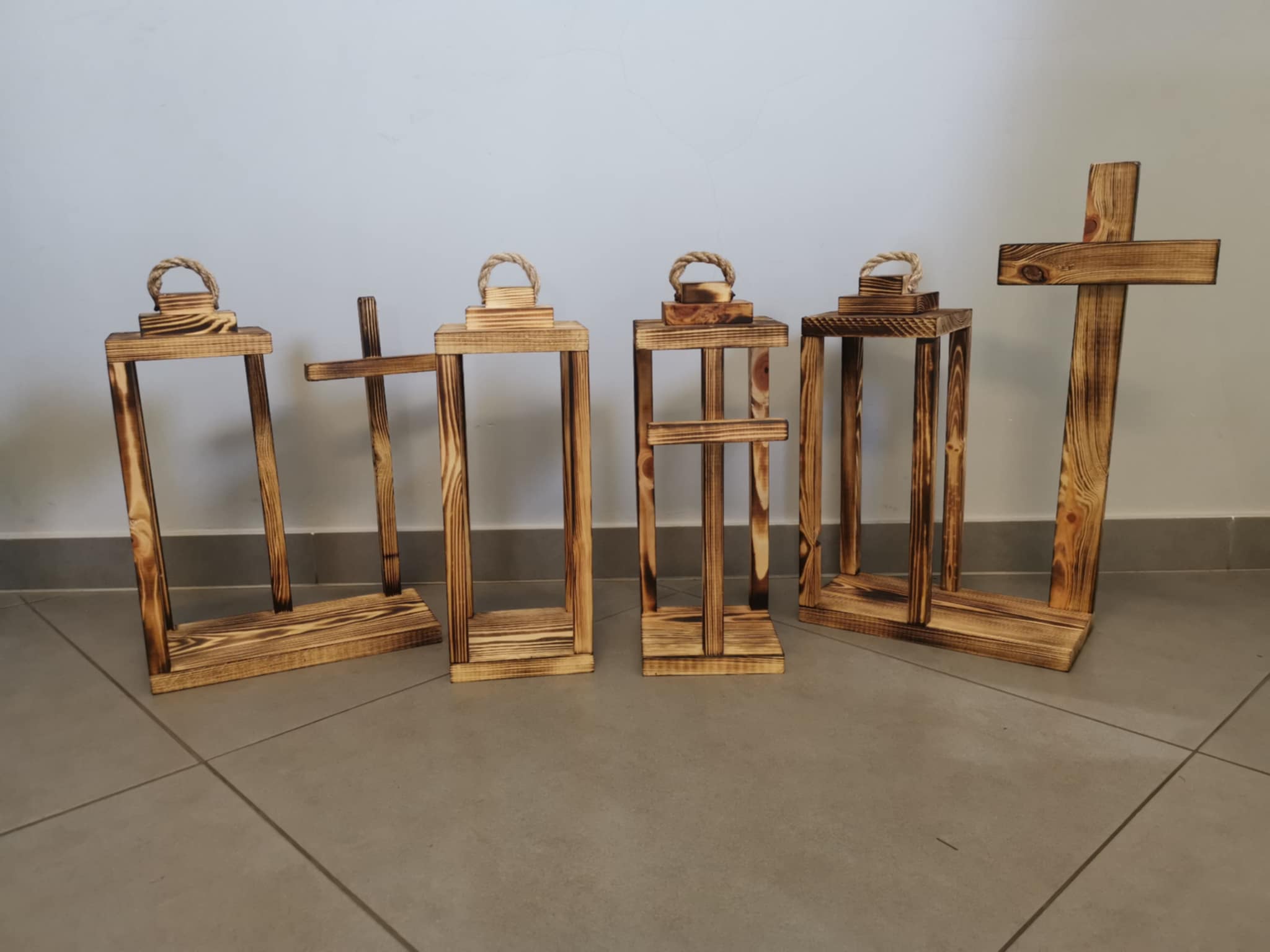 Lampion drewniany z krzyżem Latarnia 40cm Baza pod stroik Kwiaty Dekor nr3