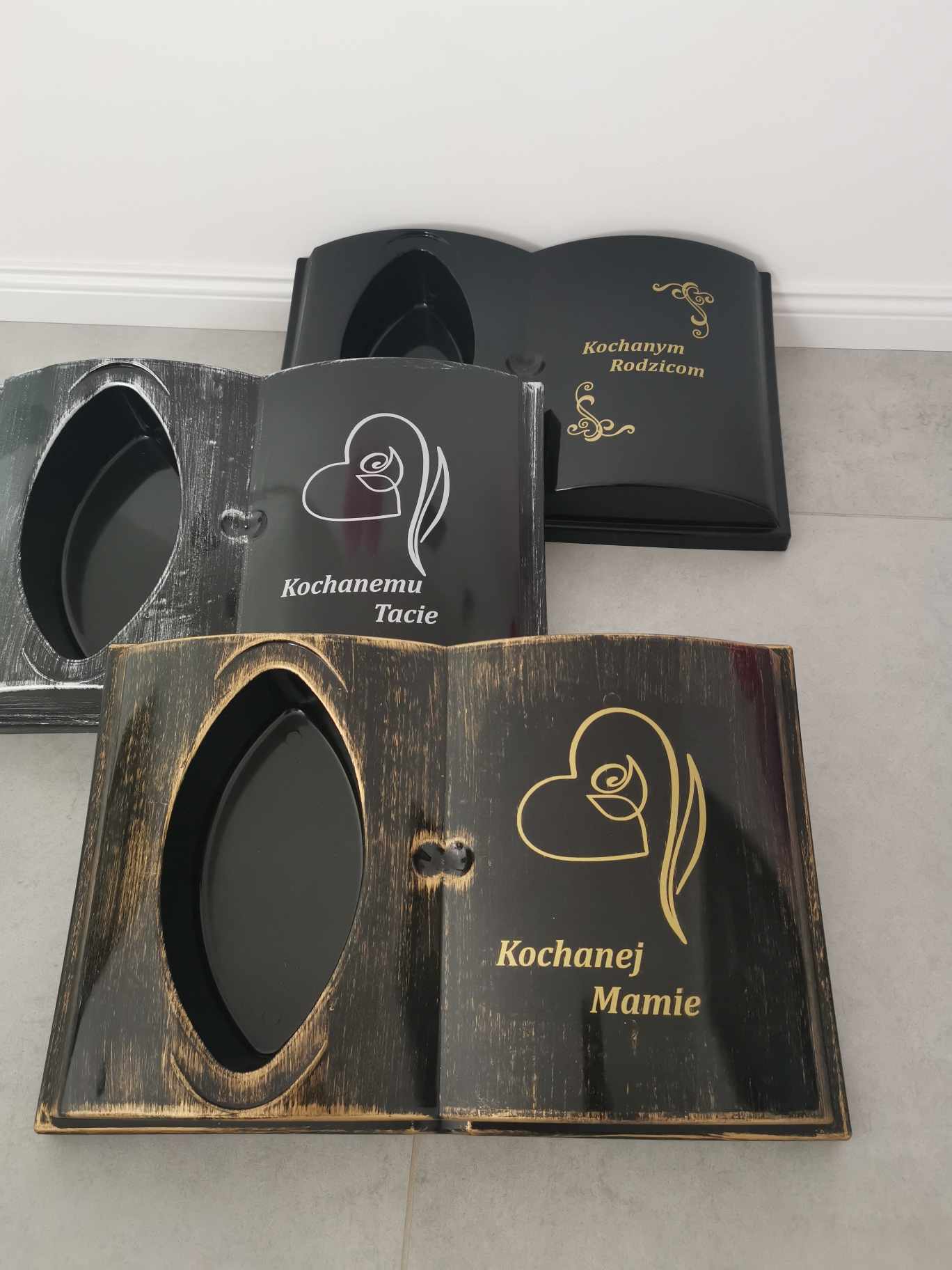 Księga nagrobna grób cmentarz wiązanka stroik Kochanej Mamie Dzień Mamy