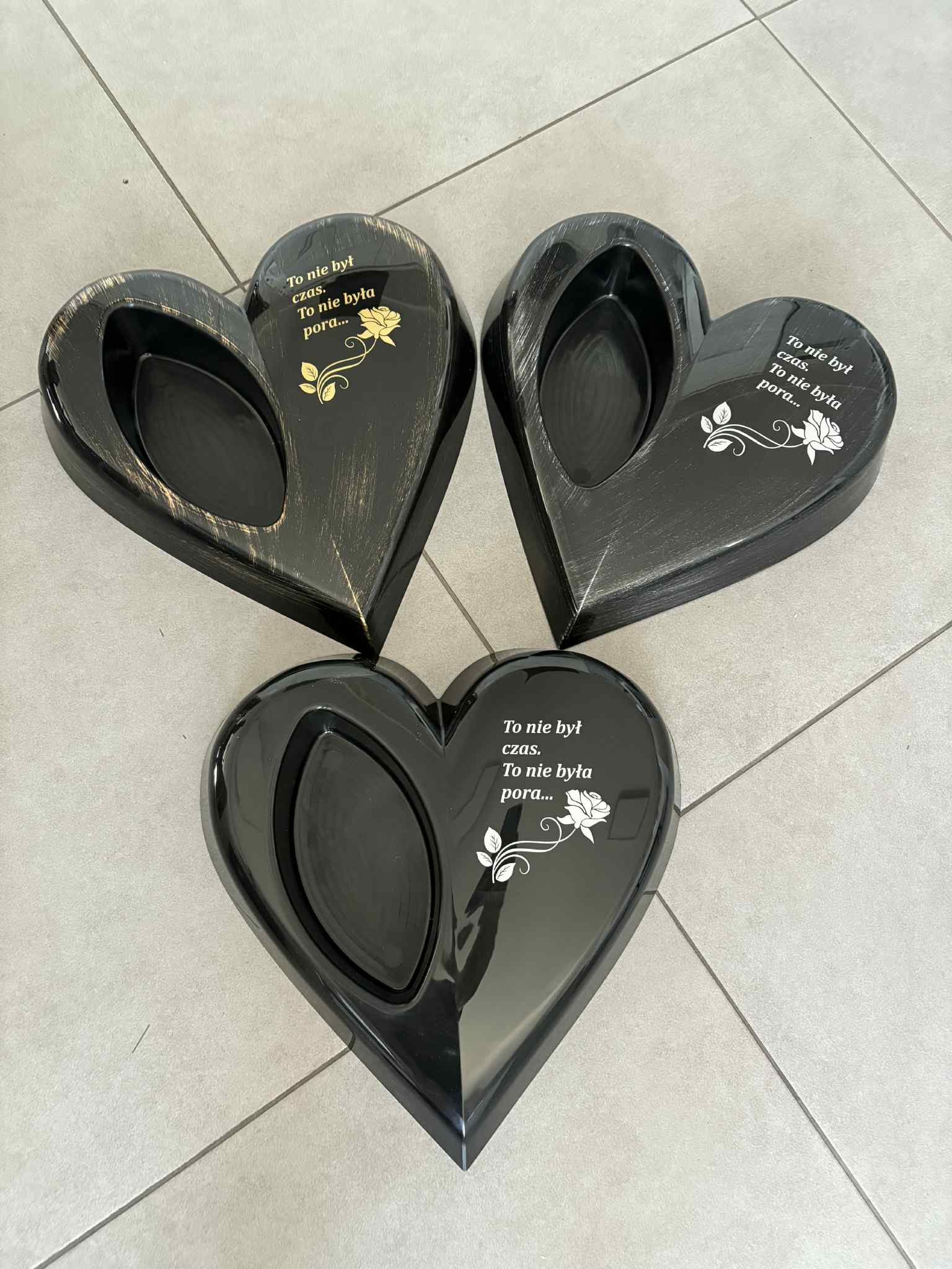 Stroik na grób cmentarz Kompozycja nagrobna funeralna SERCE To nie był czas