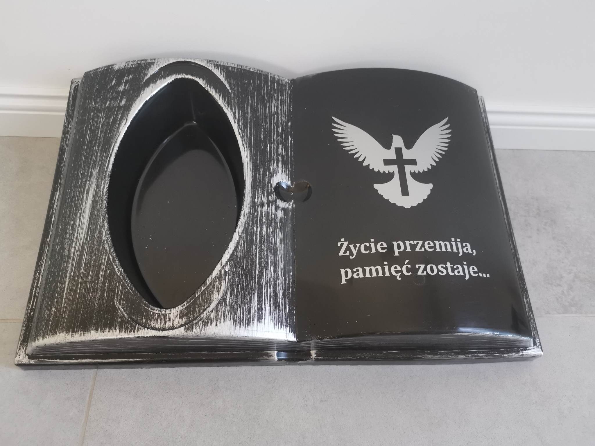 KSIĘGA na grób Podkład do stroików sztucznych Czarna ze srebrnym