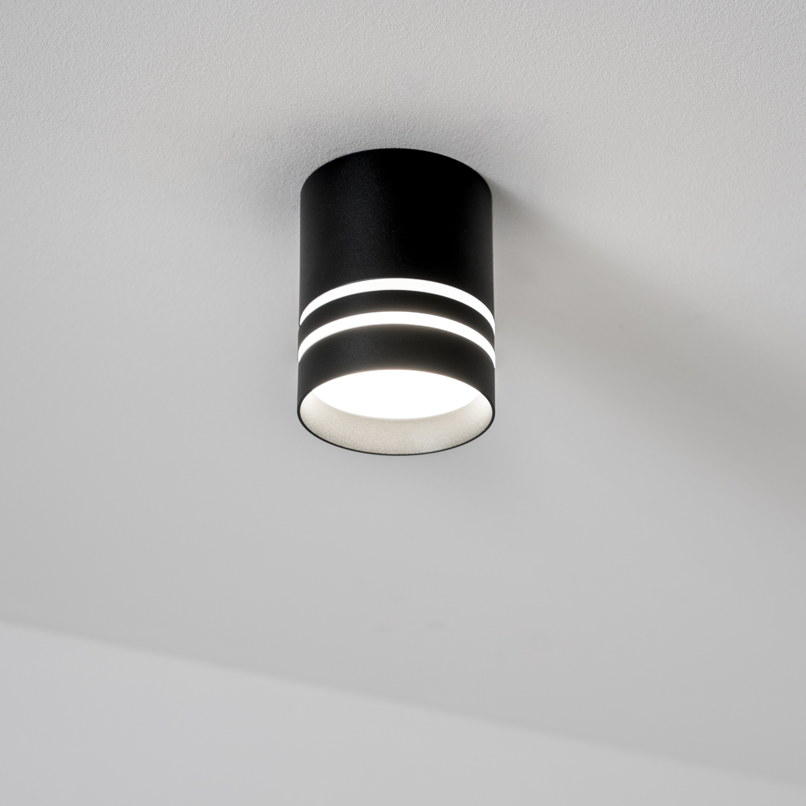 Oprawa Natynkowa HALOGENOWA Spot Tuba ARISA GU10 Okrągła Czarna 80mm LUMILED - pierwsza cecha produktu